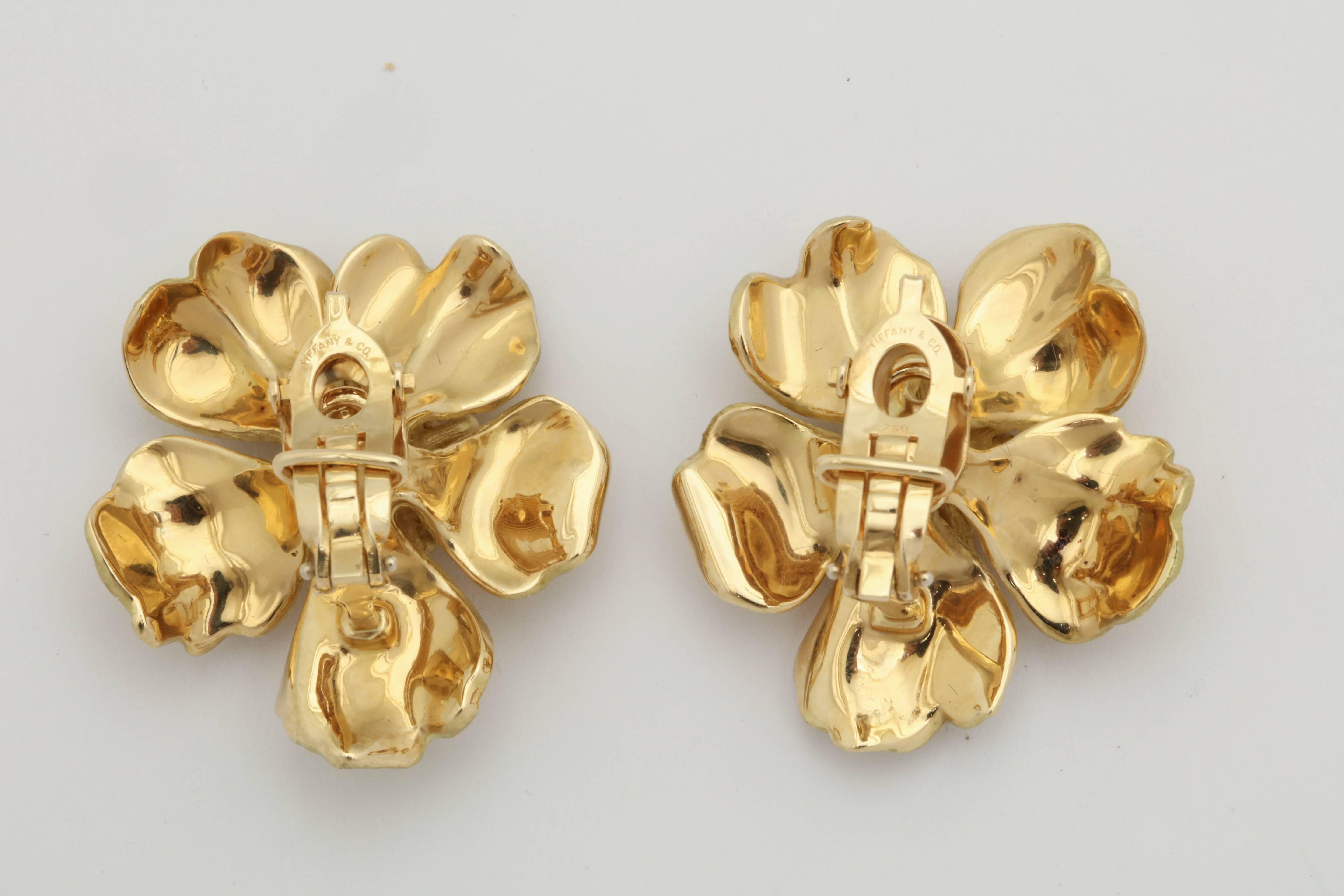 1980s Tiffany & Co. Large Figural Cherry Blossom Flower Matte Gold Earrings In Excellent Condition In New York, NY