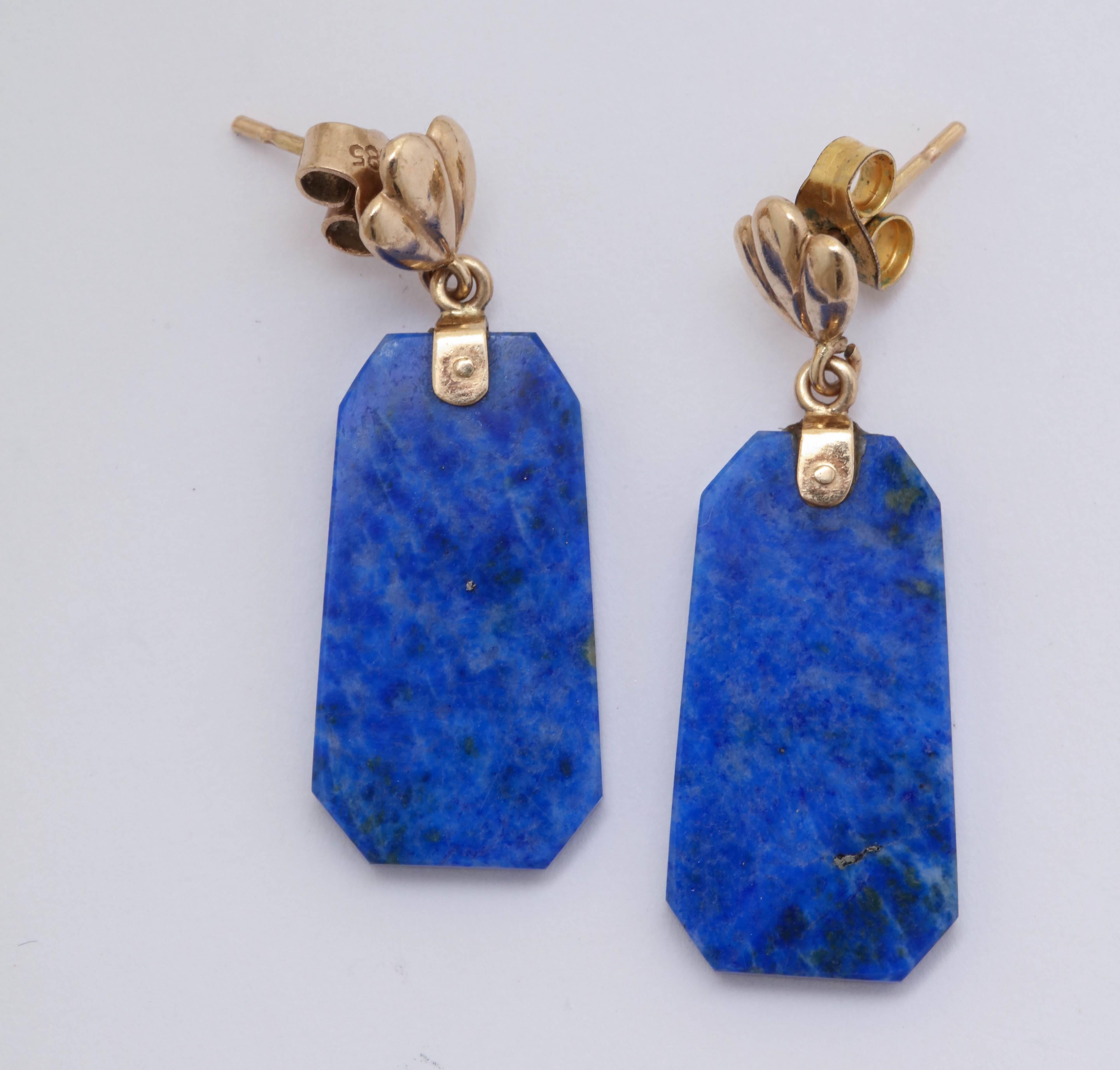 1950s Three Dimensional Cylinder Shape Lapis Lazuli and Reticulated Gold Chain 5