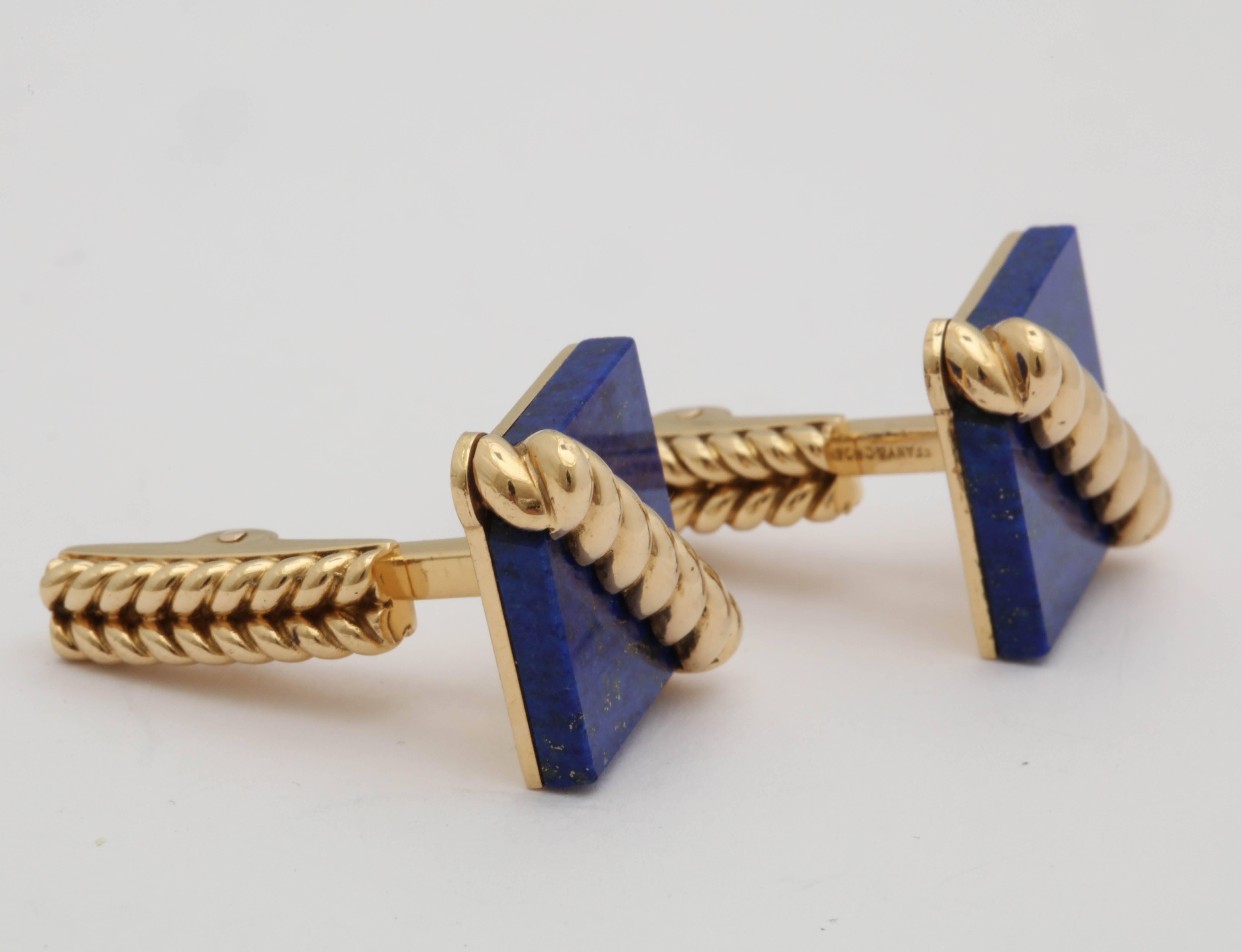 1970s Tiffany & Co. Lapis Lazuli and Ridged Textured Gold Cufflinks In Excellent Condition In New York, NY