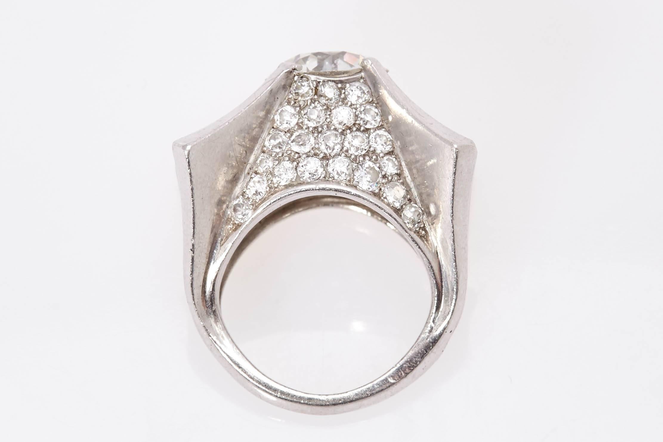 Anillo de cóctel de diamantes en Excelente estado para la venta en New York, NY