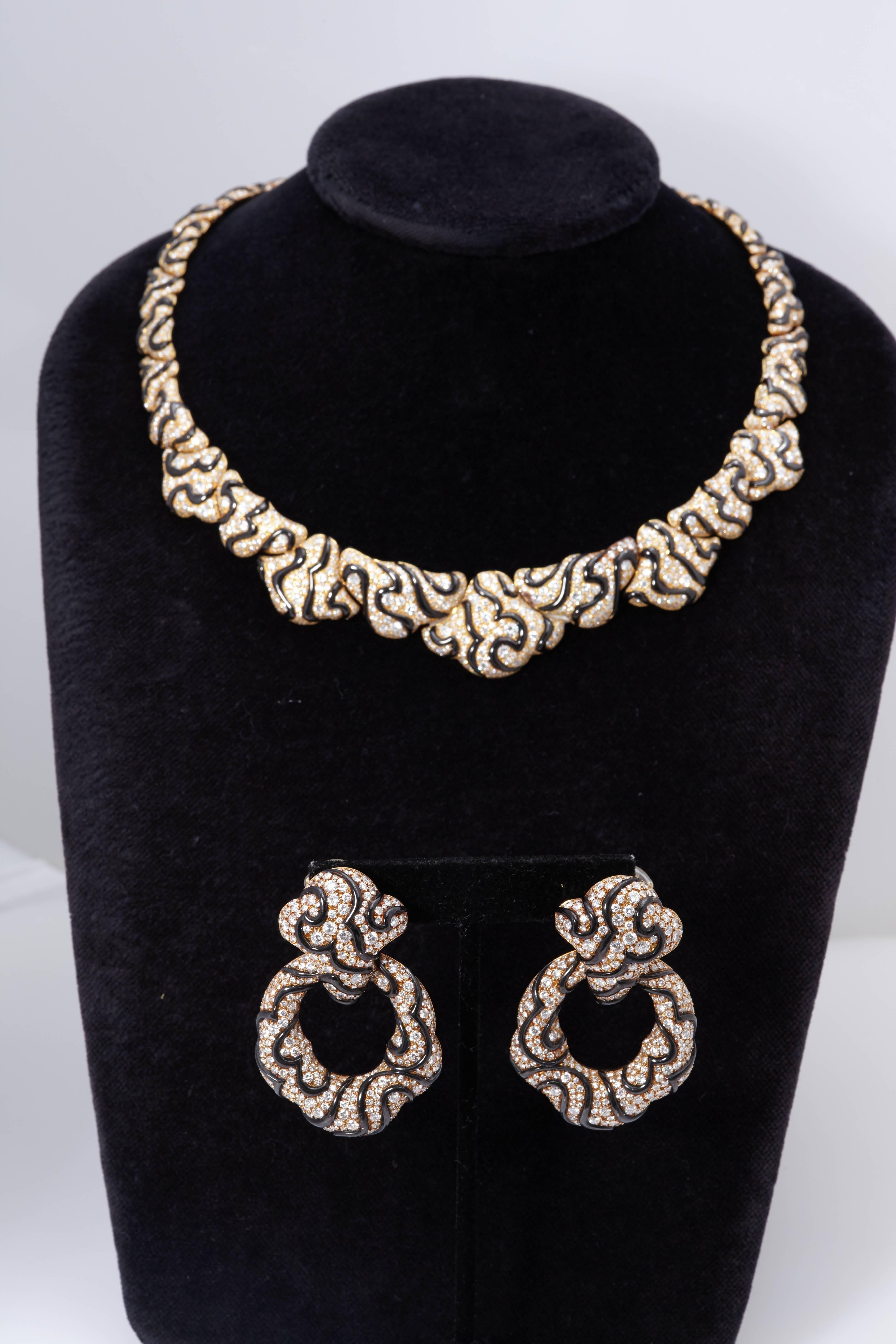 Marina B Rare Gold Necklace In Excellent Condition For Sale In New York, NY