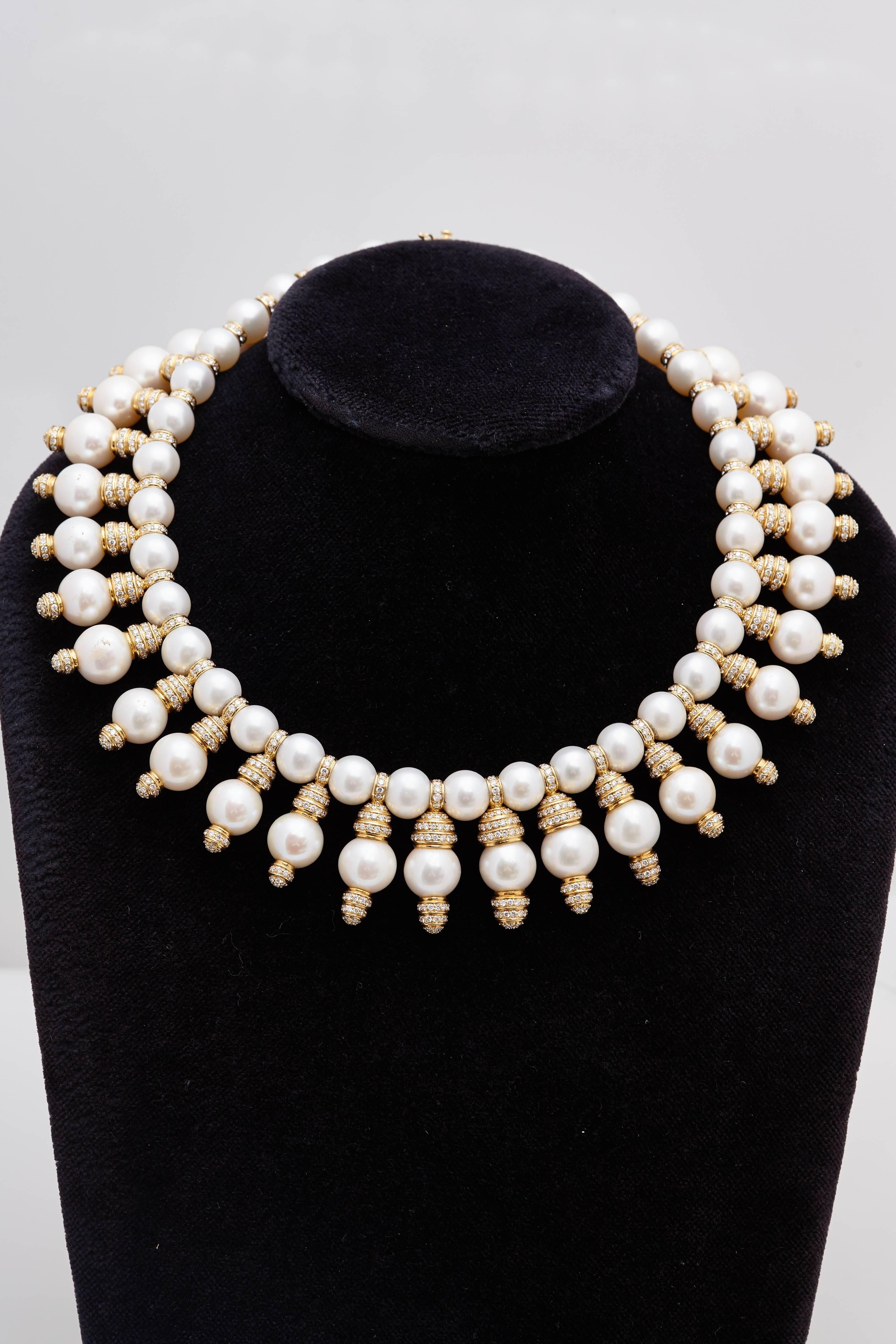 Pearls Diamonds Gold Necklace In Excellent Condition In New York, NY