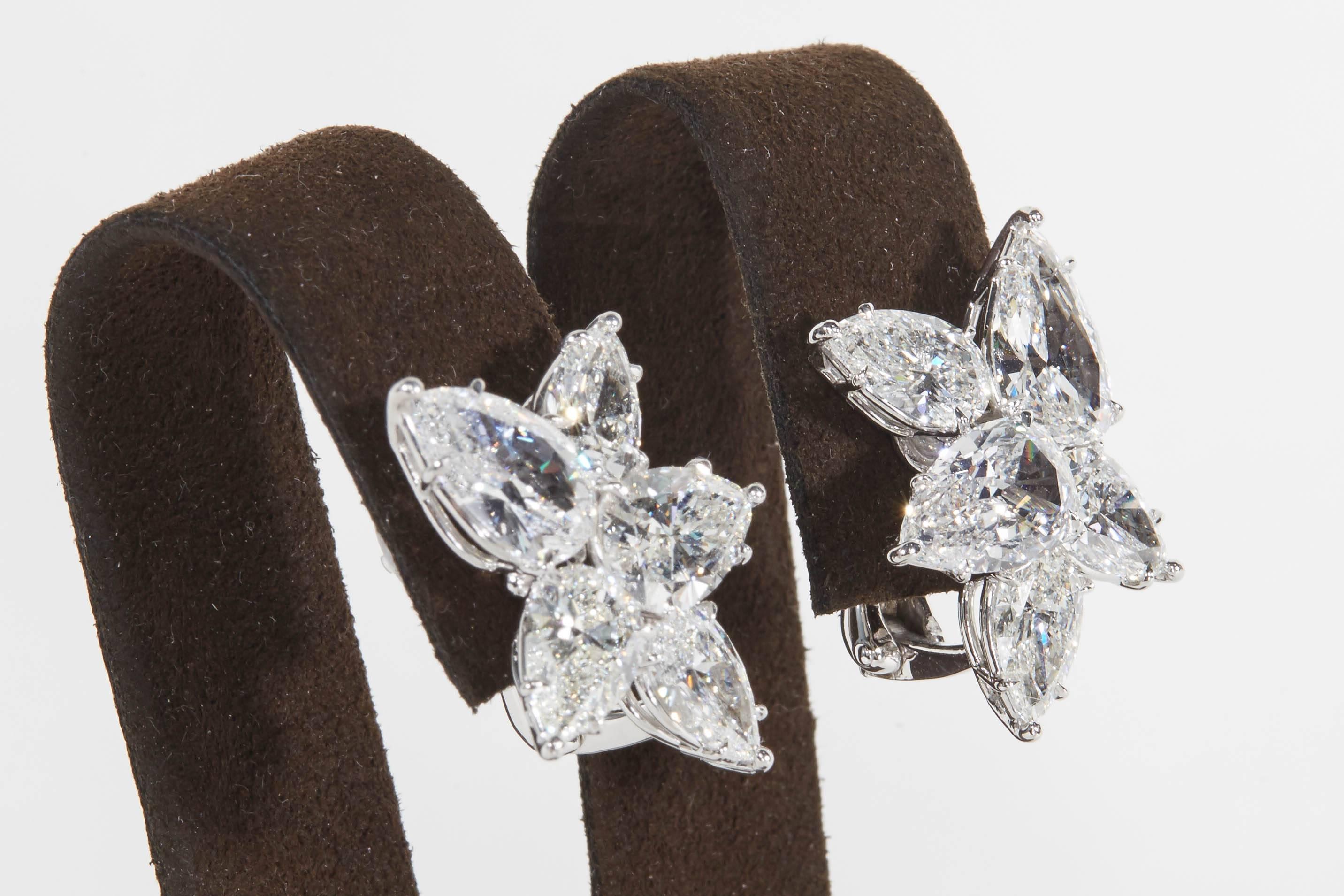 Diamond Cluster Earrings In New Condition For Sale In New York, NY