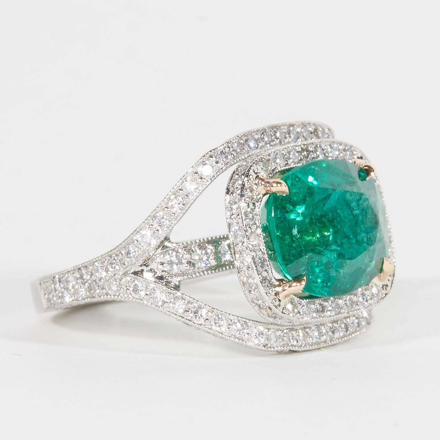 Emerald and Diamond Ring In New Condition For Sale In New York, NY