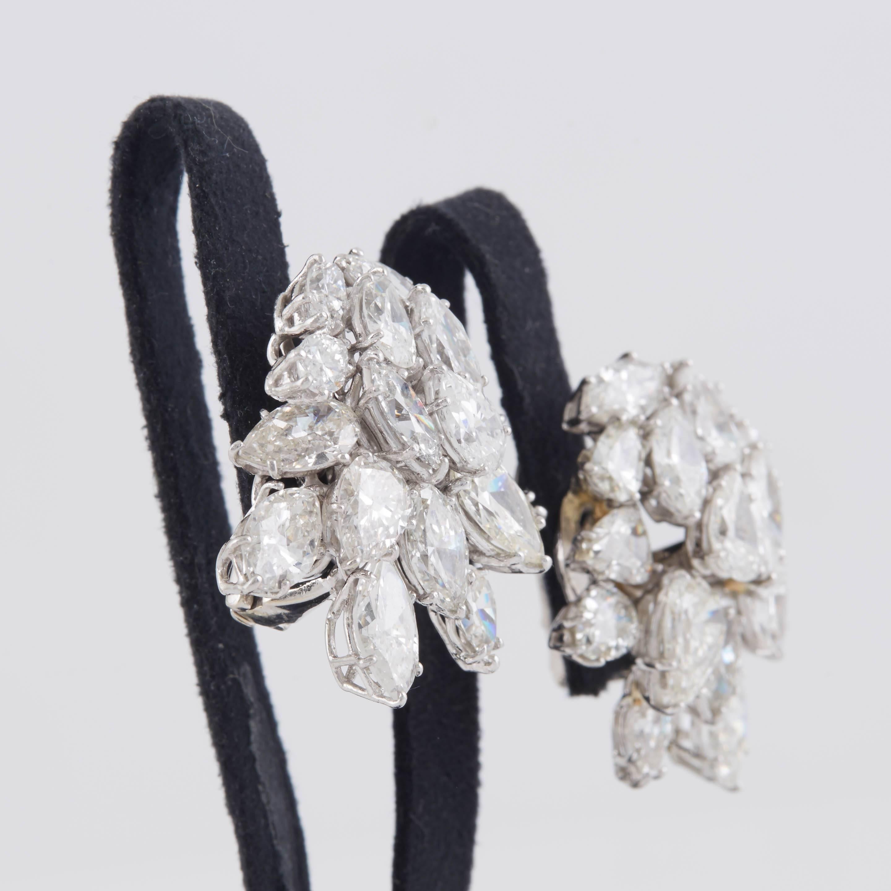 Diamond Cluster Earrings In Excellent Condition For Sale In New York, NY