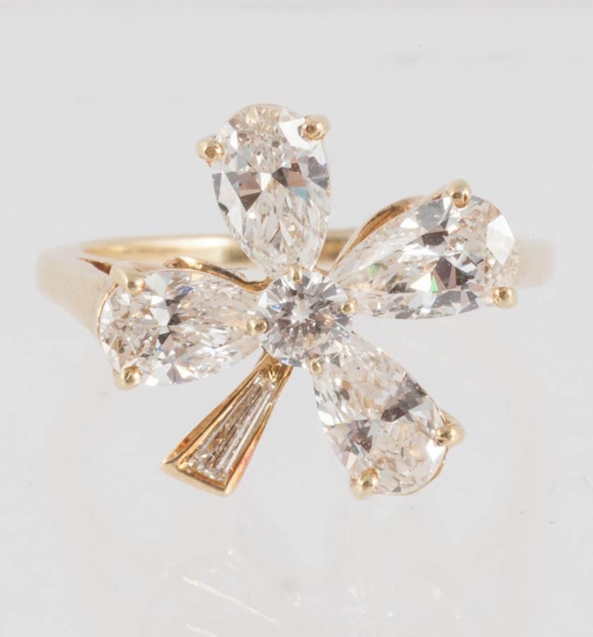 4 Leaf Clover Diamond ring set in 18ct Yellow Gold
Finger size J