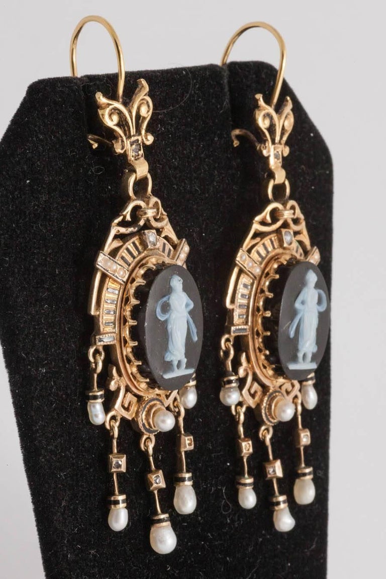 19th Century Cameo Earrings For Sale at 1stDibs