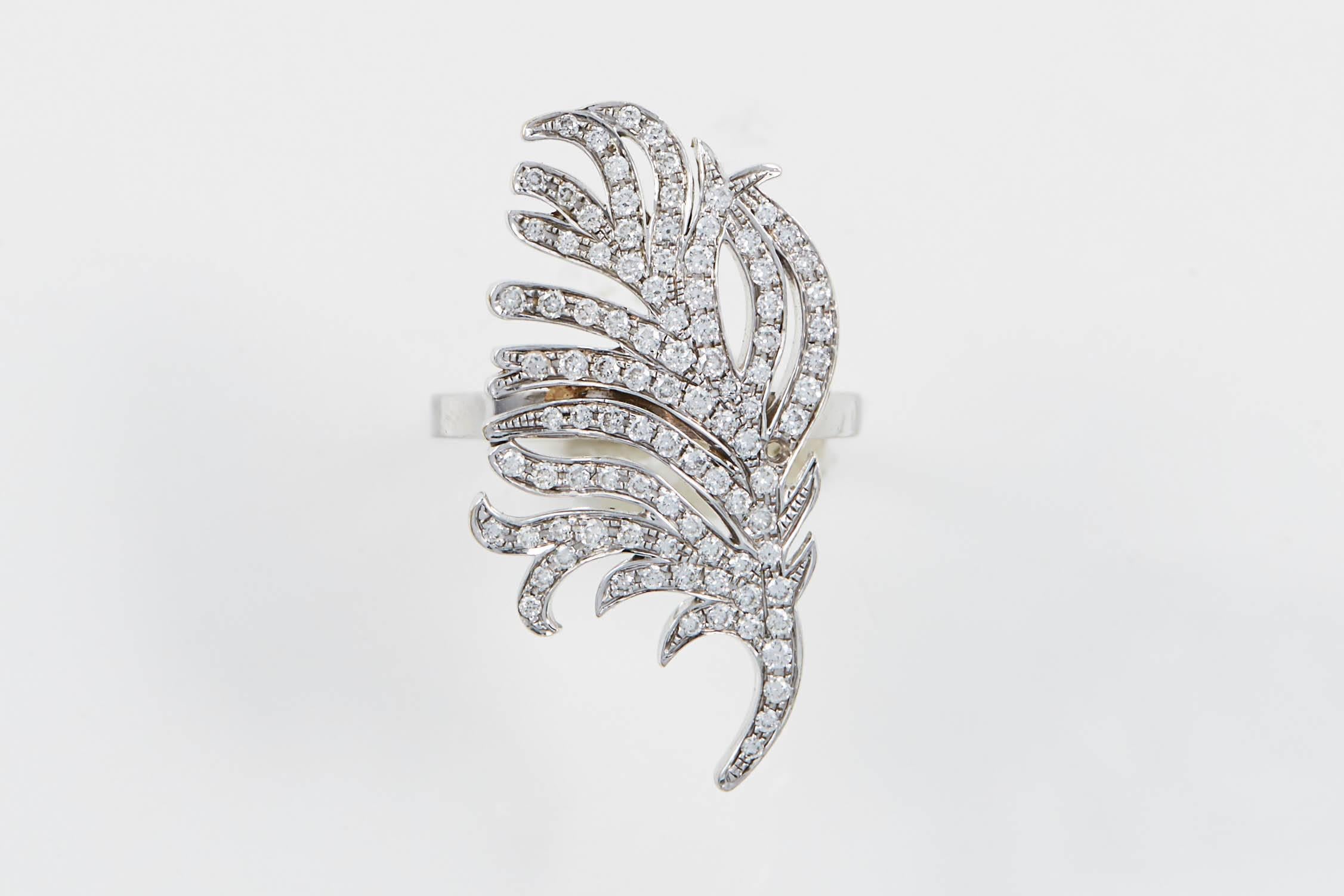 Contemporary SAM.SAAB Feather Motif White Gold and Diamond Ring For Sale