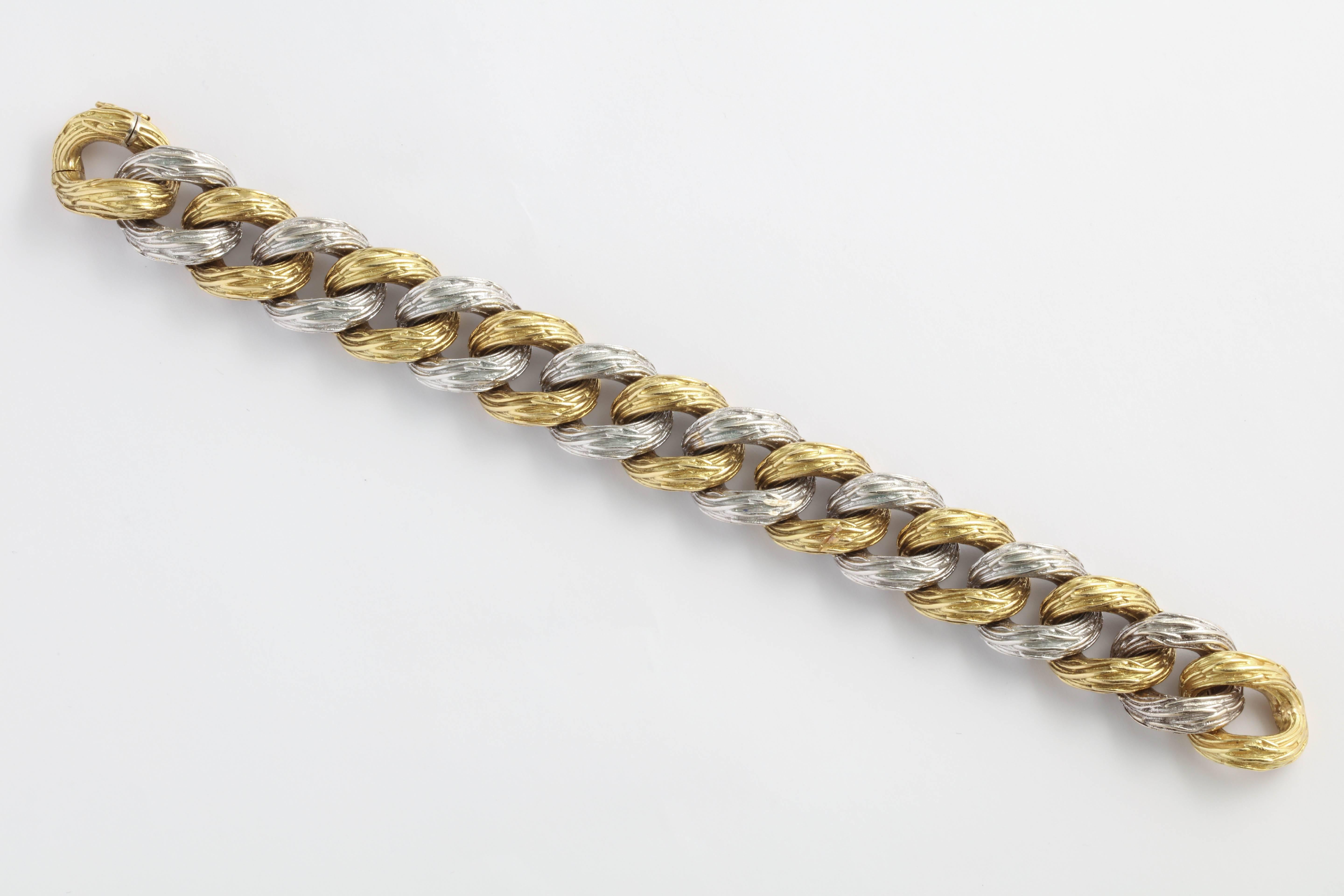 Heavy Sculptural White and Yellow Gold Oval Link Bracelet In Excellent Condition In New York, NY