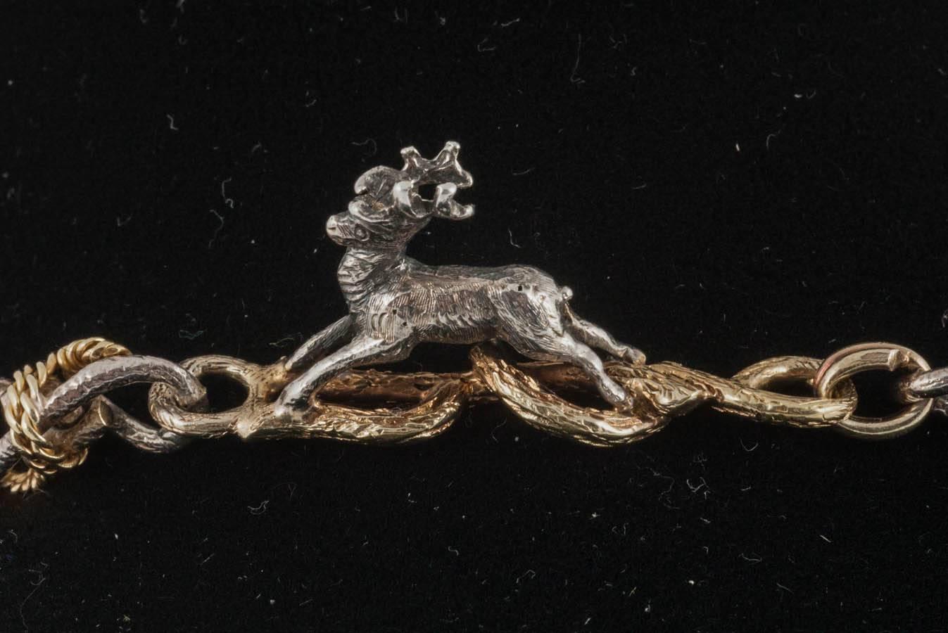 Hunting necklace of Stags, Hounds and Foxes, in silver and gold, 19th century. 2