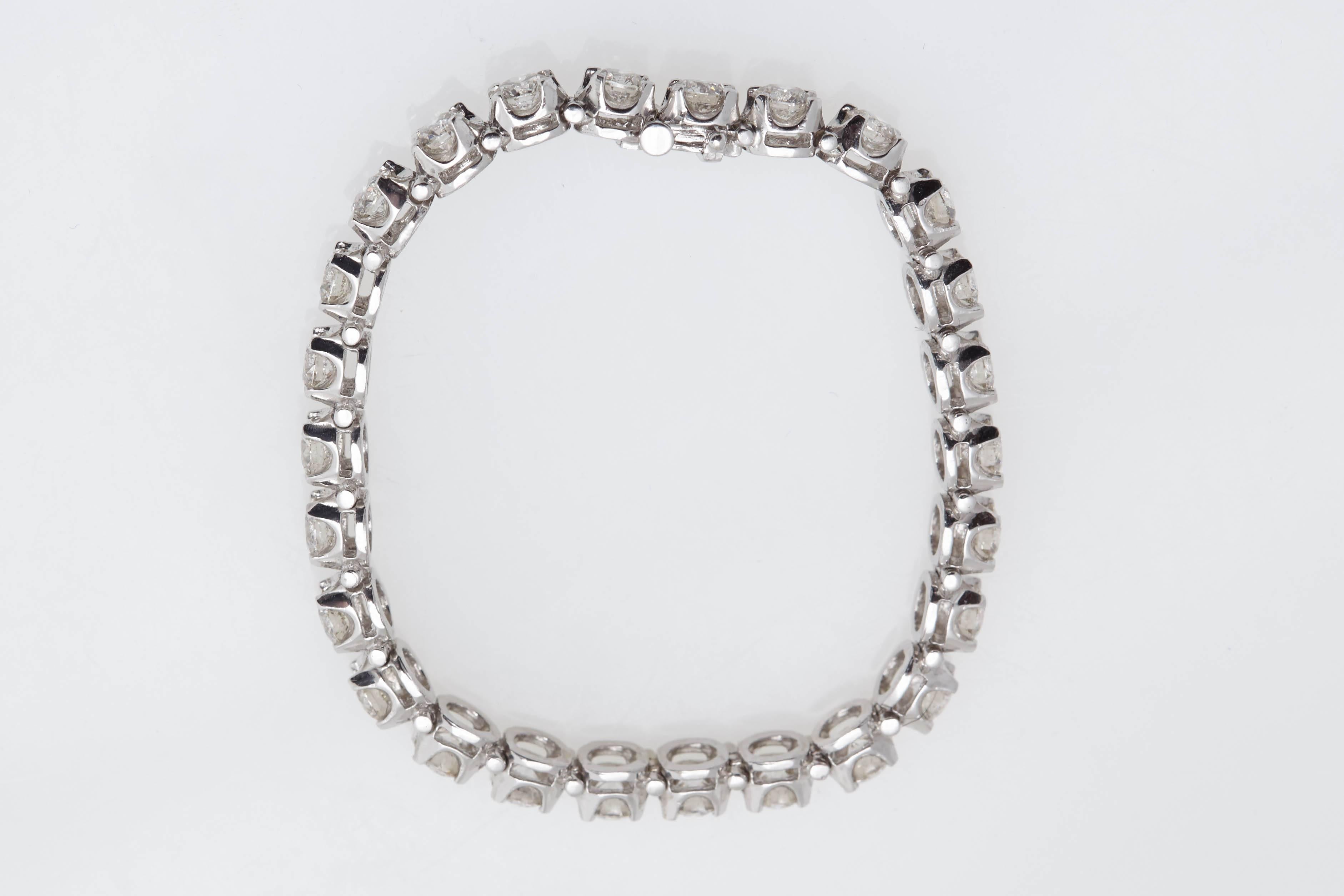 Contemporary Diamond White Gold Tennis Bracelet 13.26 Carat For Sale