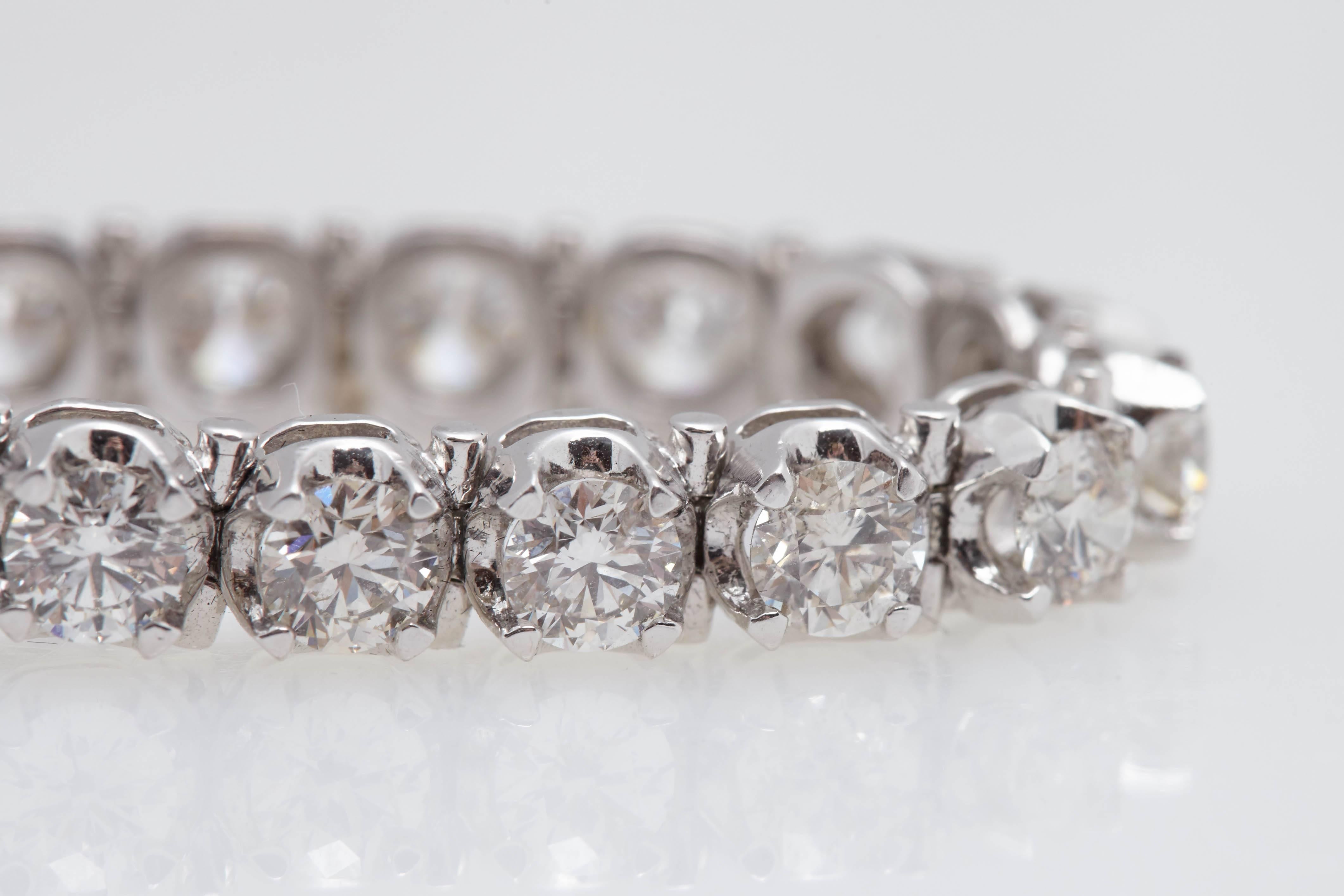 Round Cut Diamond White Gold Tennis Bracelet 13.26 Carat For Sale