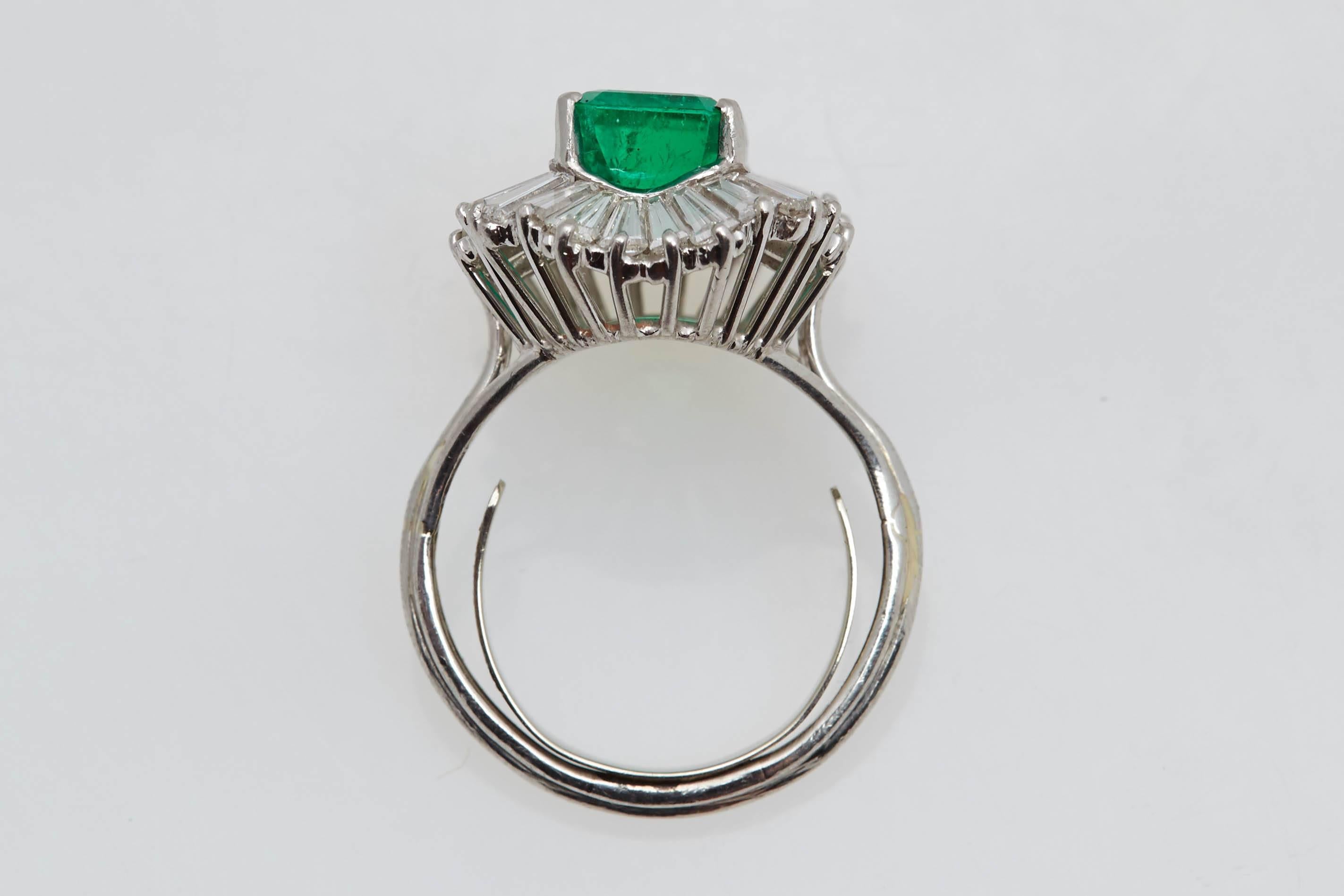 Modern 5.42 Carat Emerald and Diamond Platinum Ballerina Ring For Sale