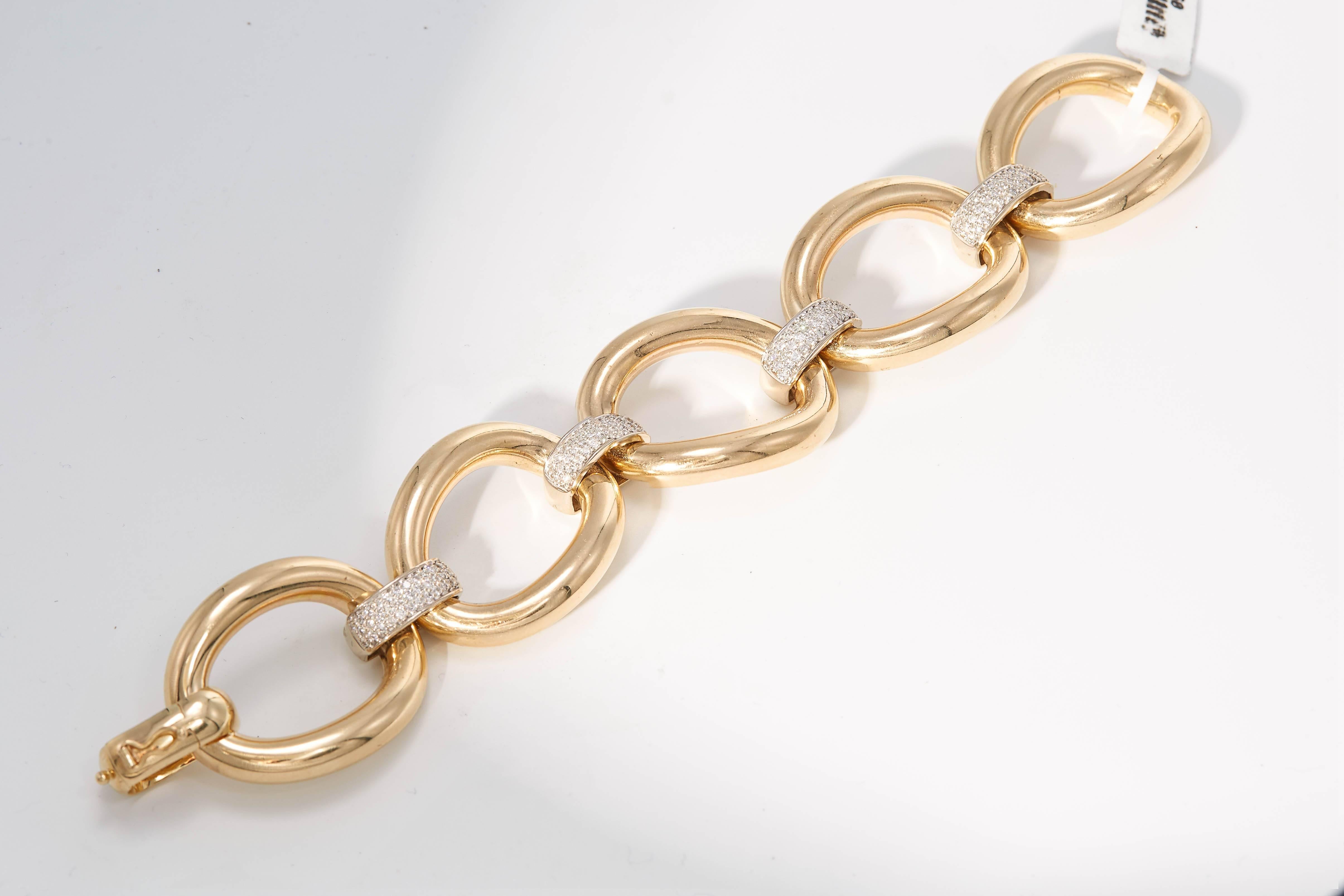 Five Oval Yellow Gold Link with Diamond Bars Bracelet In New Condition In New York, NY