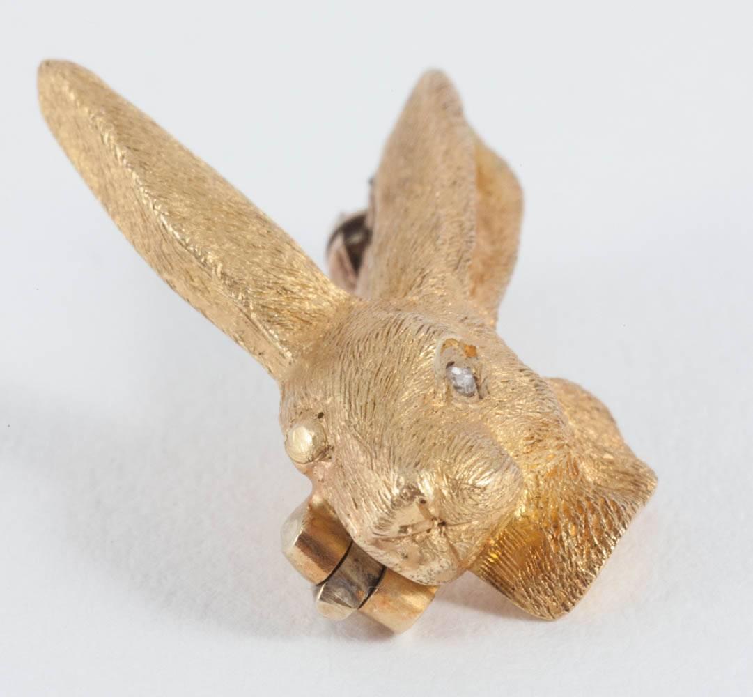 High Victorian Victorian 18 Carat Gold Brooch of a Hare with Diamond Eye, English, circa 1890