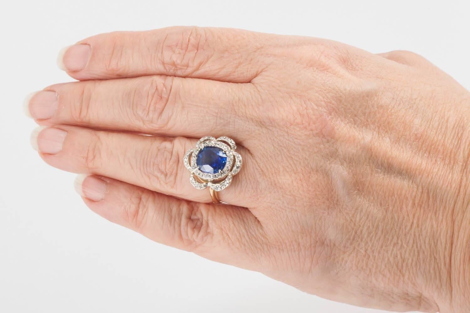 Women's Natural Ceylon Sapphire and Diamond Ring For Sale