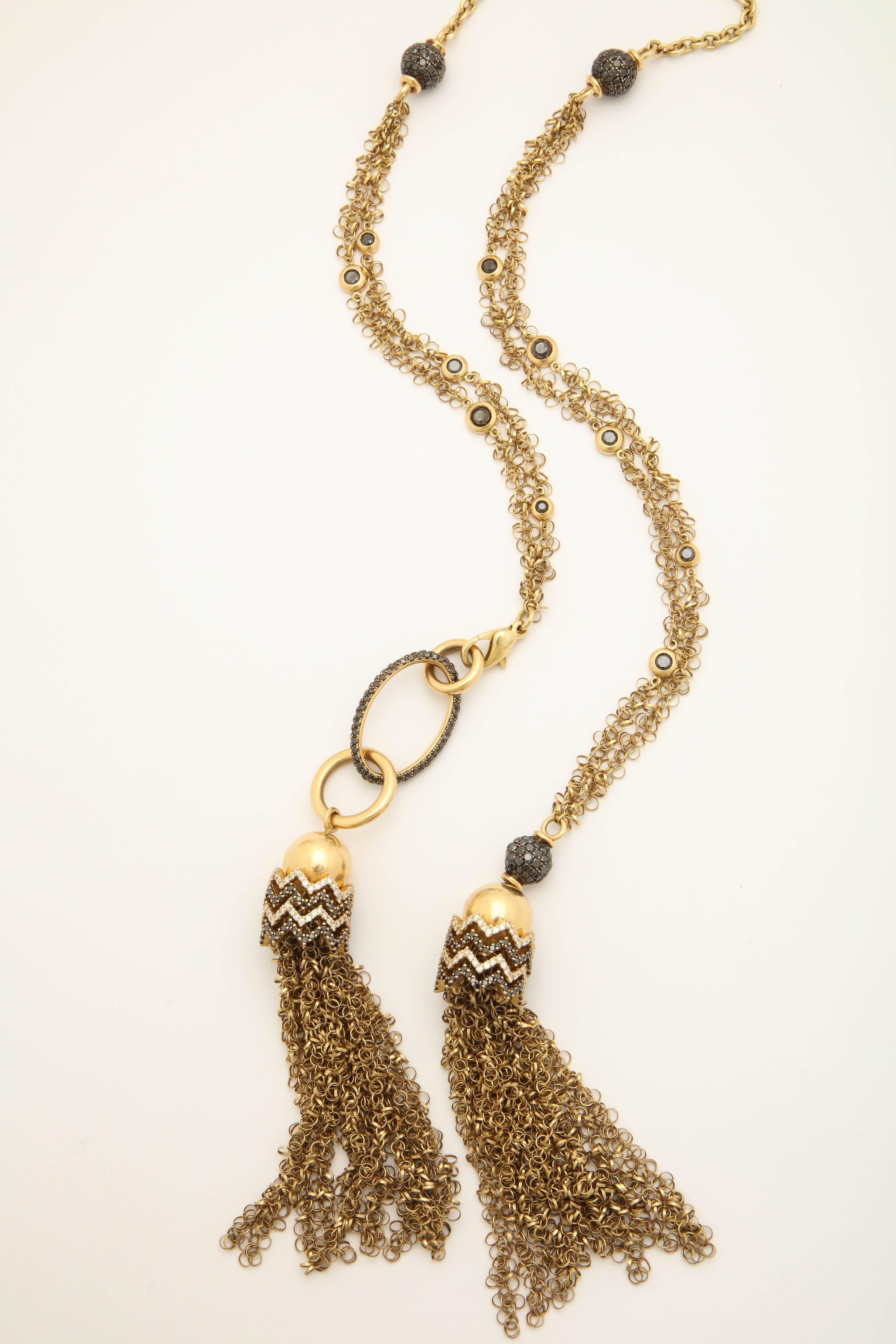 1990s Lariat Detachable Gold Tassel, Fringe Design Long Chain Diamond Necklace In Good Condition In New York, NY