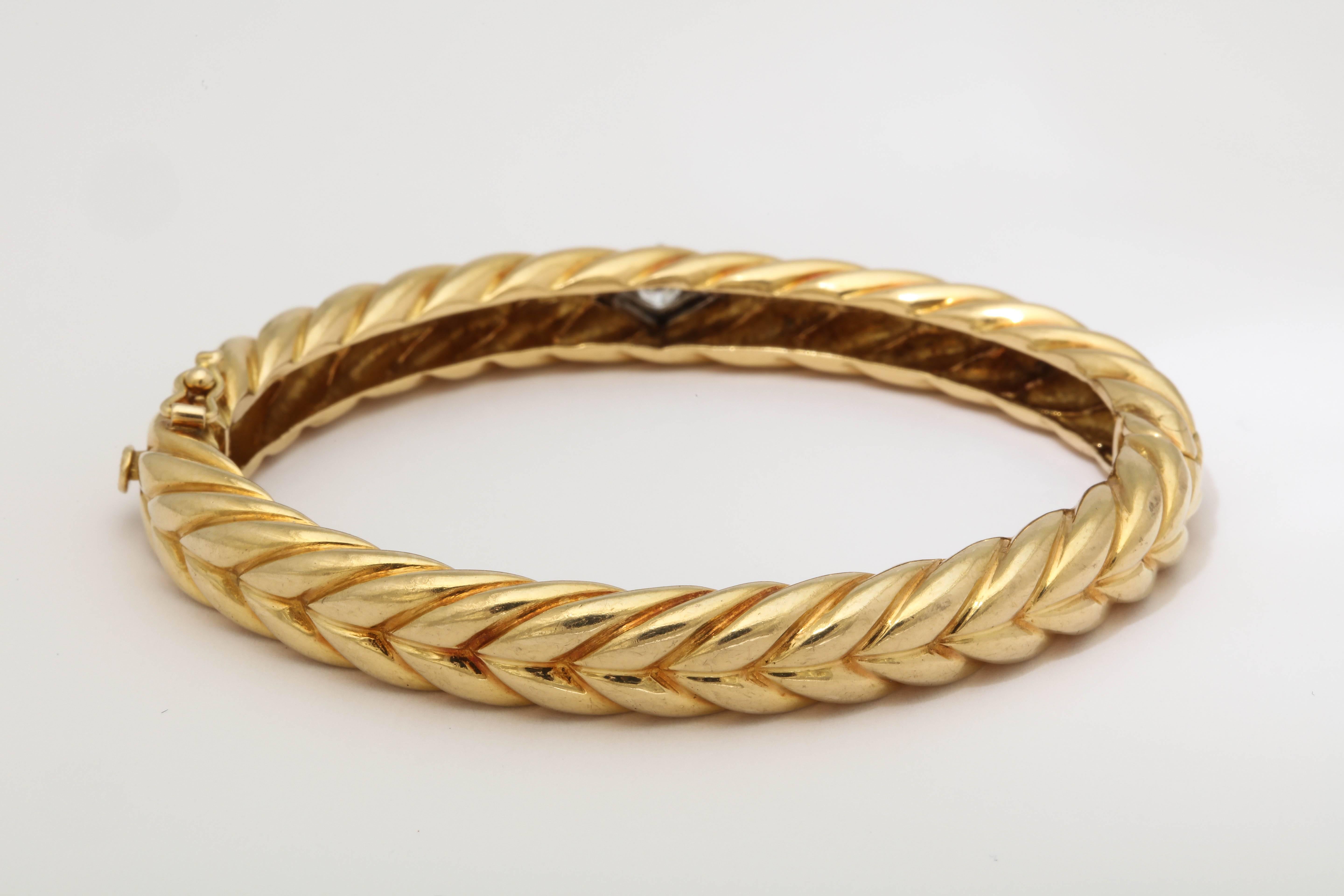 1970s Cartier Textured Ridged Gold Diamond Hinged Bangle Bracelet 1