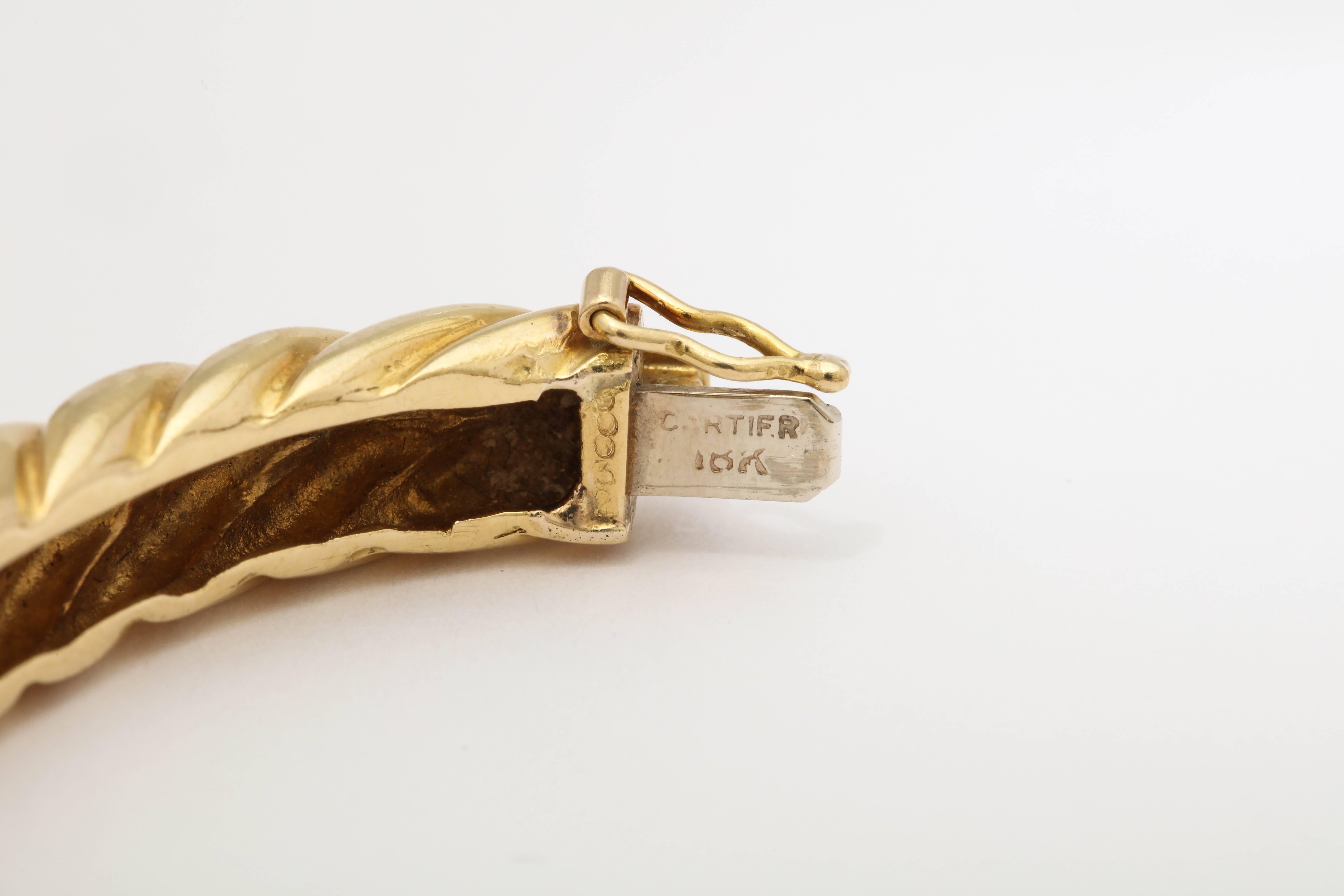 1970s Cartier Textured Ridged Gold Diamond Hinged Bangle Bracelet 2