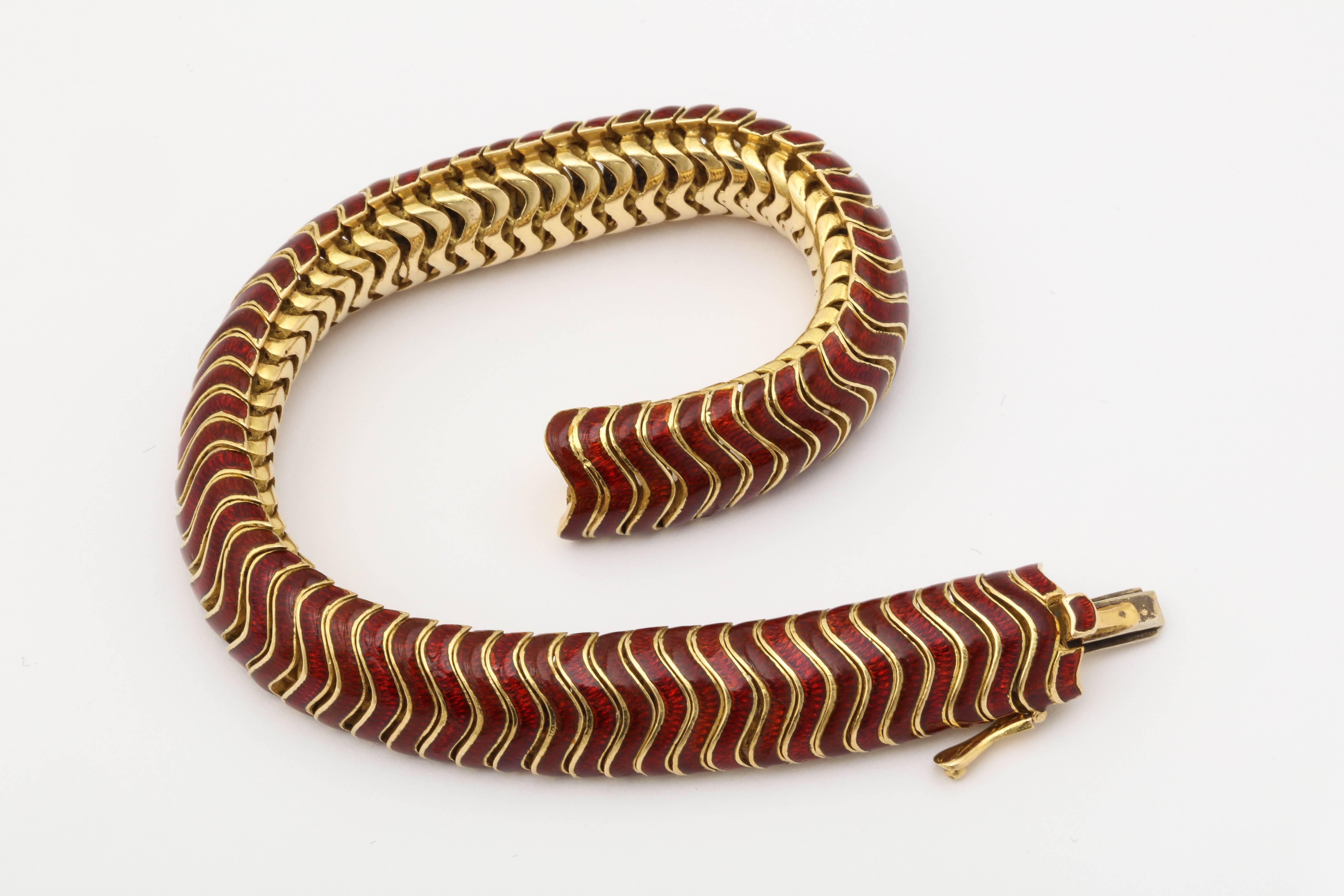 1960s Flexible and Articulated Iridescent Red Enamel and Gold Serpent Bracelet In Good Condition In New York, NY