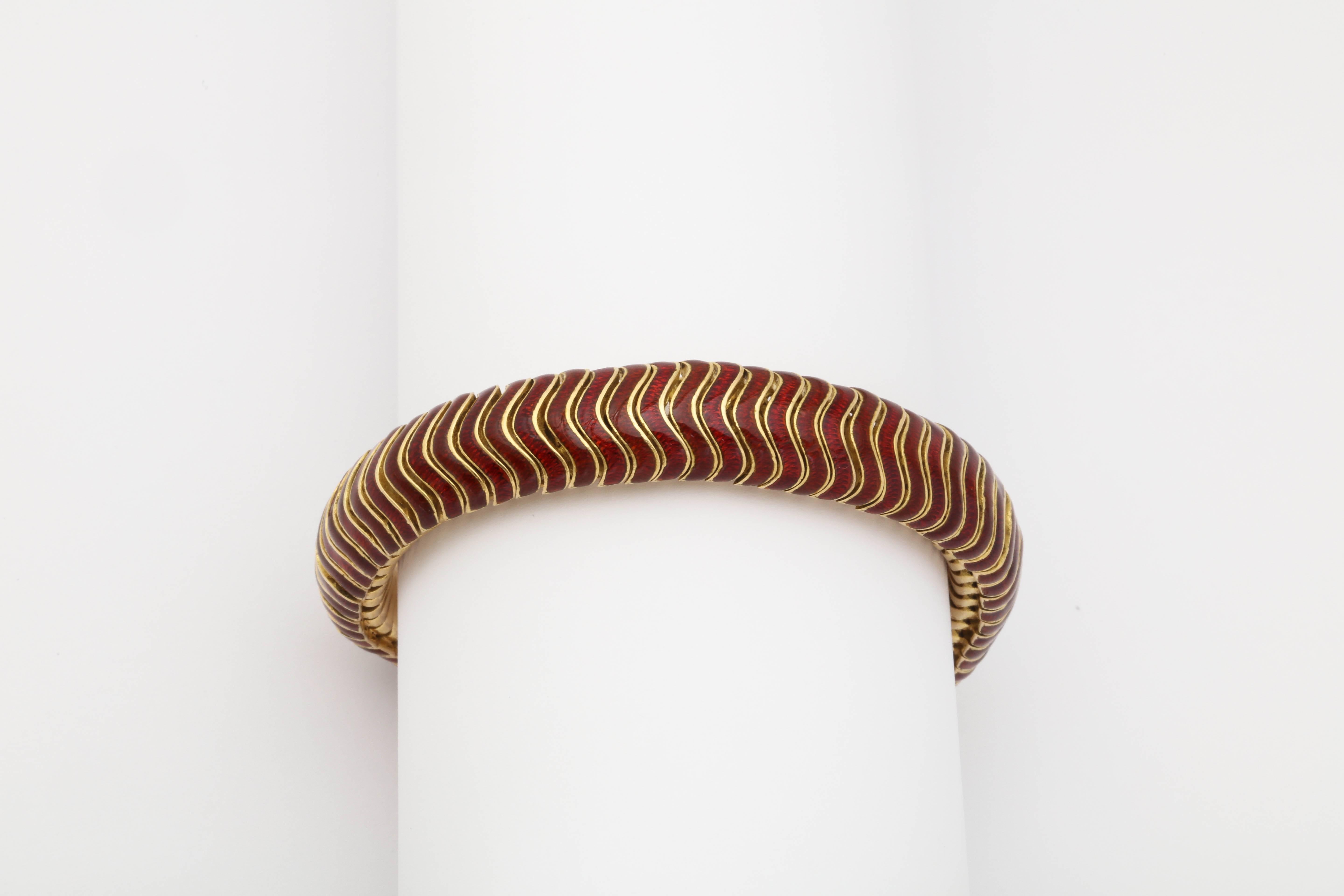 1960s Flexible and Articulated Iridescent Red Enamel and Gold Serpent Bracelet 5