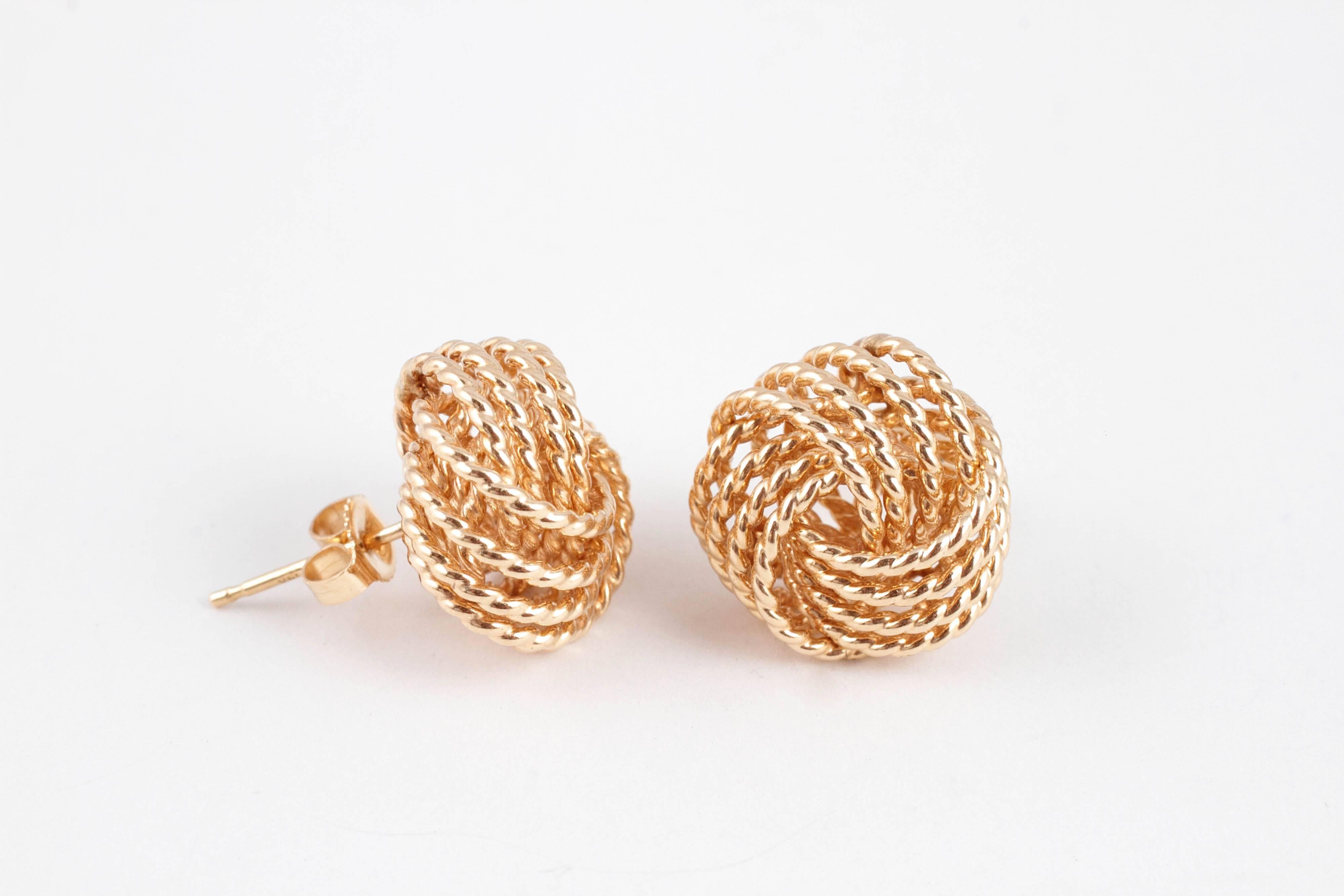Yellow Gold Knot Earrings In Excellent Condition In Dallas, TX