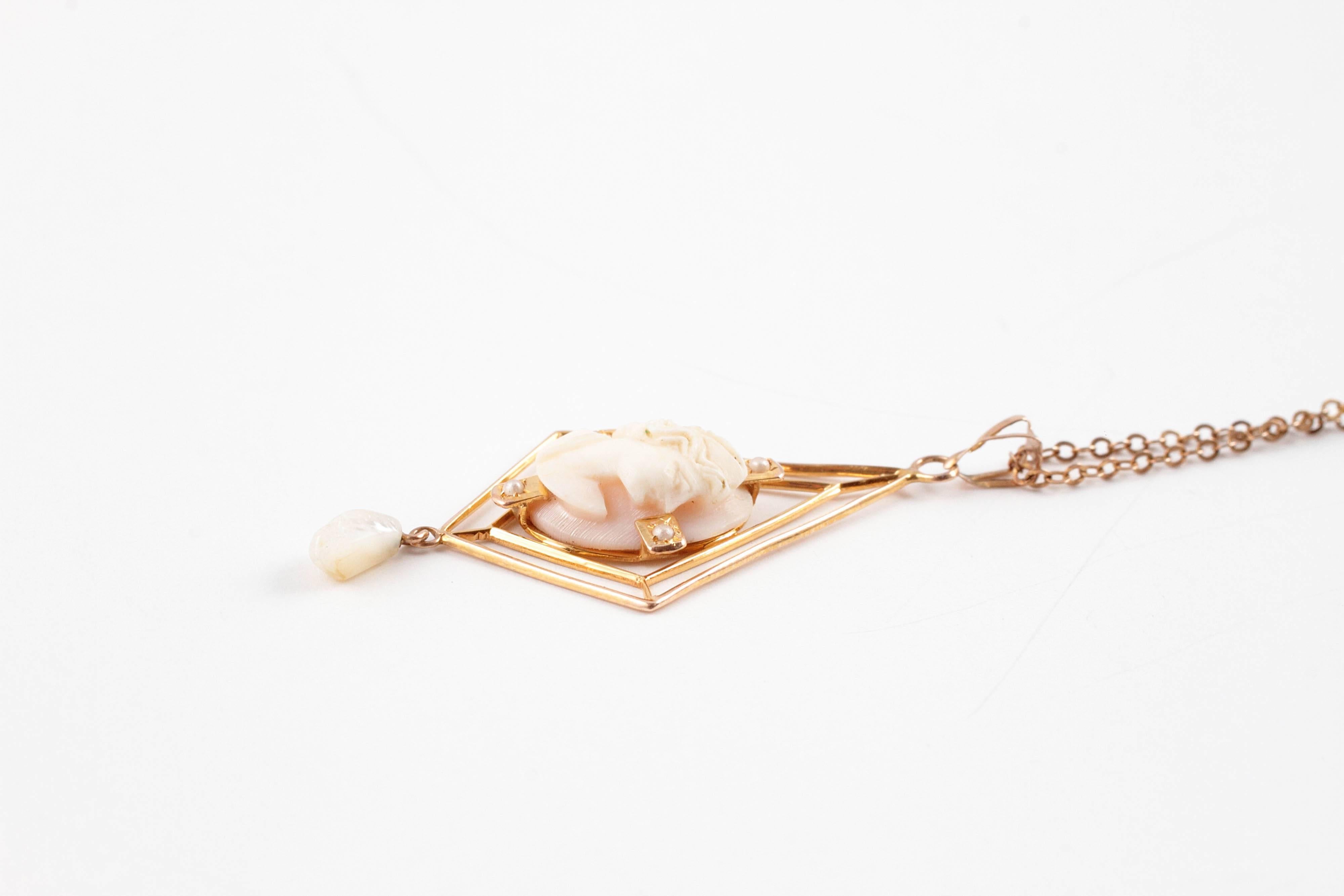 Yellow Gold Cameo Freshwater Pearl Lavalier Necklace, circa 1900 4