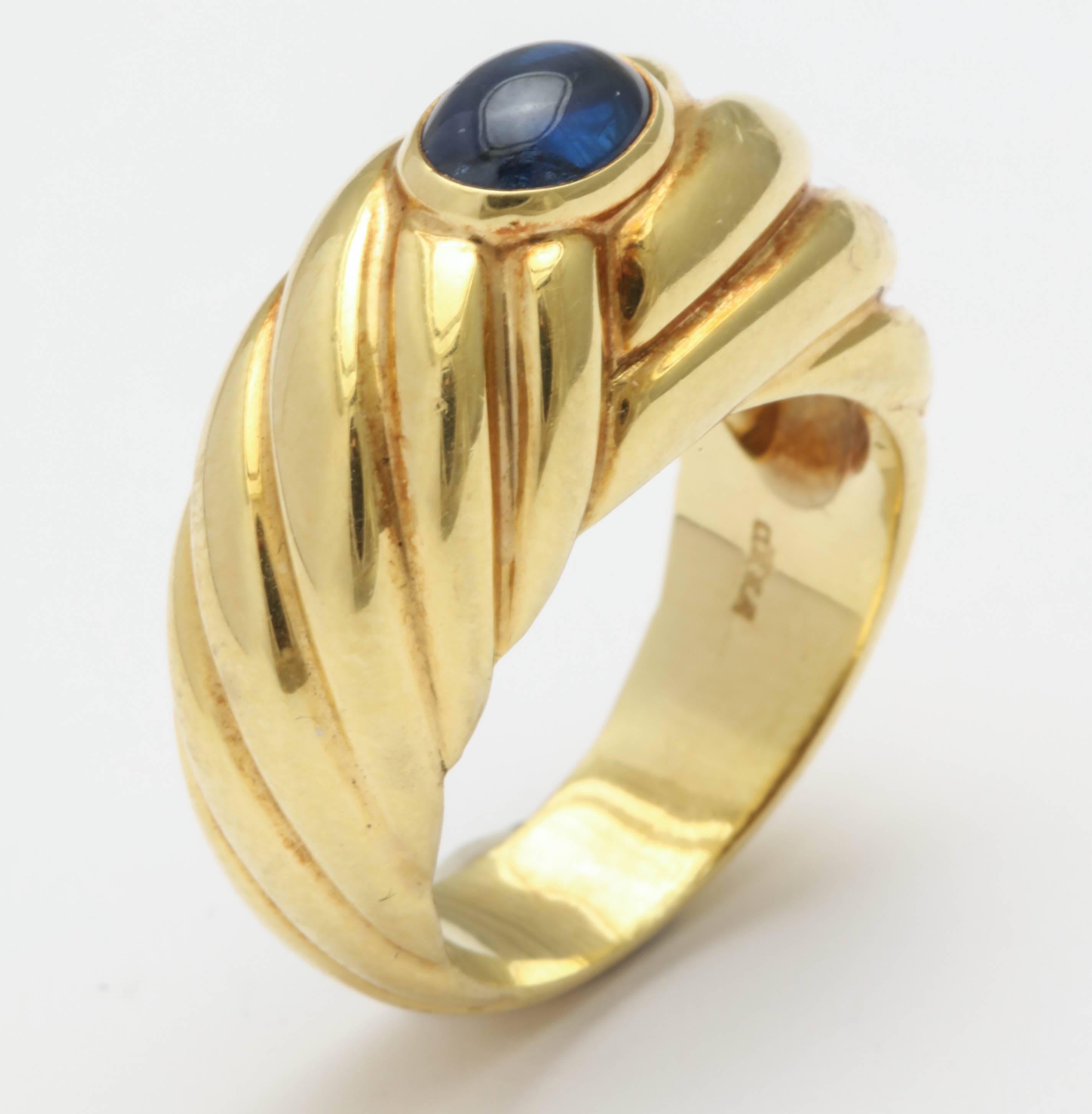 Cabochon Sapphire and Yellow Gold Ring signed Fred 2