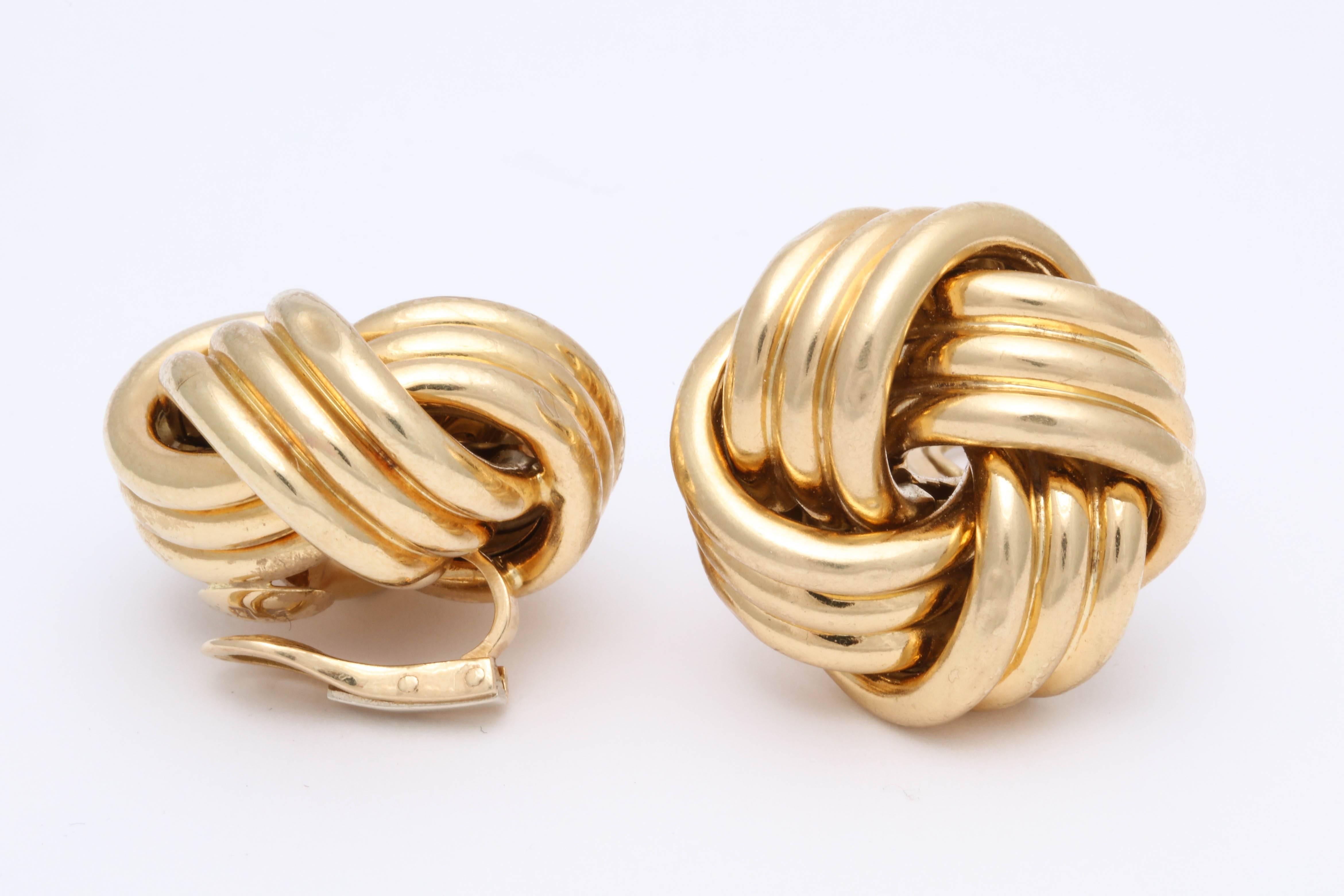 Abel and Zimmerman 1960s Jumbo Lover's Knot Twist Textured Gold Earrings In Good Condition In New York, NY