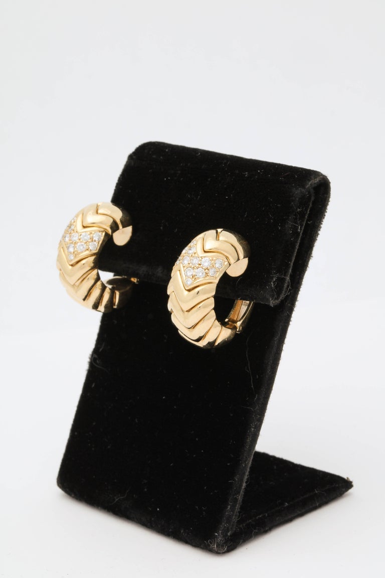 1980s Half Hoop Design Chevron Style Diamond and Gold Earrings with Clip Backs In Excellent Condition For Sale In New York, NY