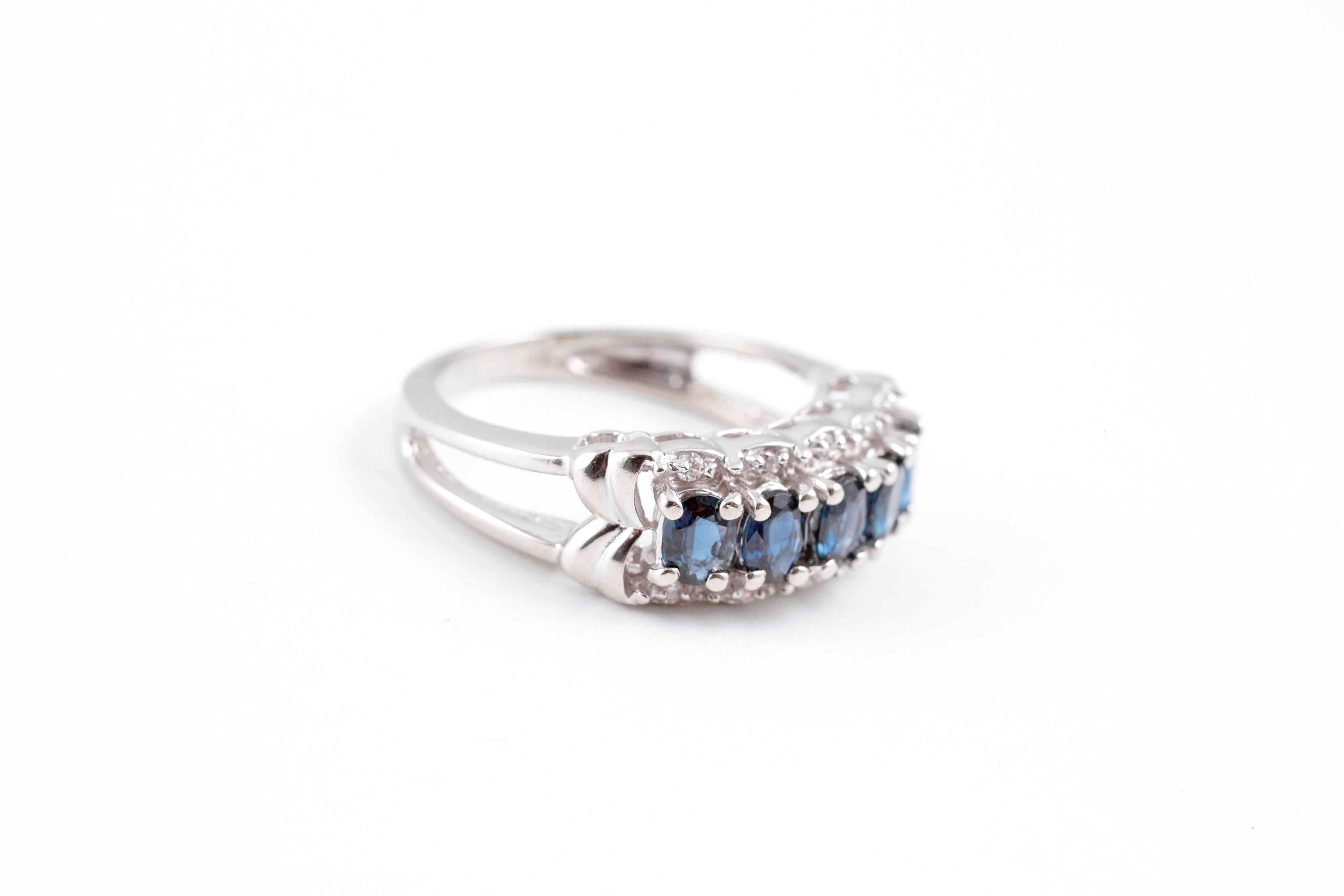 Blue Sapphire Diamond Ring In Good Condition In Dallas, TX