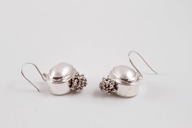 Michael Dawkins Sterling Silver Pearl Earrings At 1stdibs Michael Dawkins Sterling Silver Pearl Earrings In Good Condition For Dallas