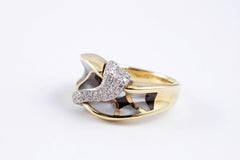 Anillo Asch Grossbardt de Oro Amarillo, Diamante, Nácar y Ónice