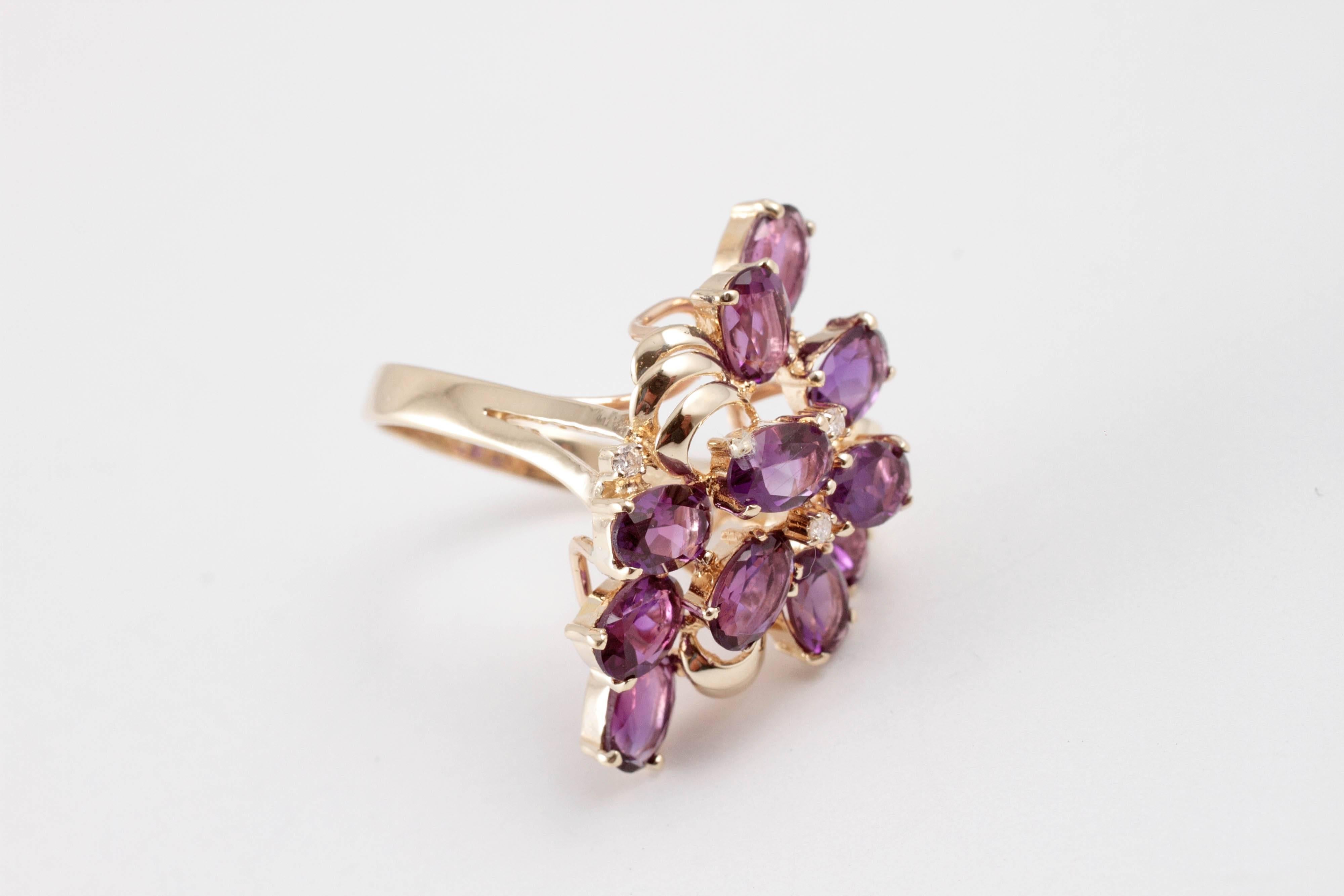 Amethyst Yellow Gold Accent Diamond Ring In Good Condition In Dallas, TX