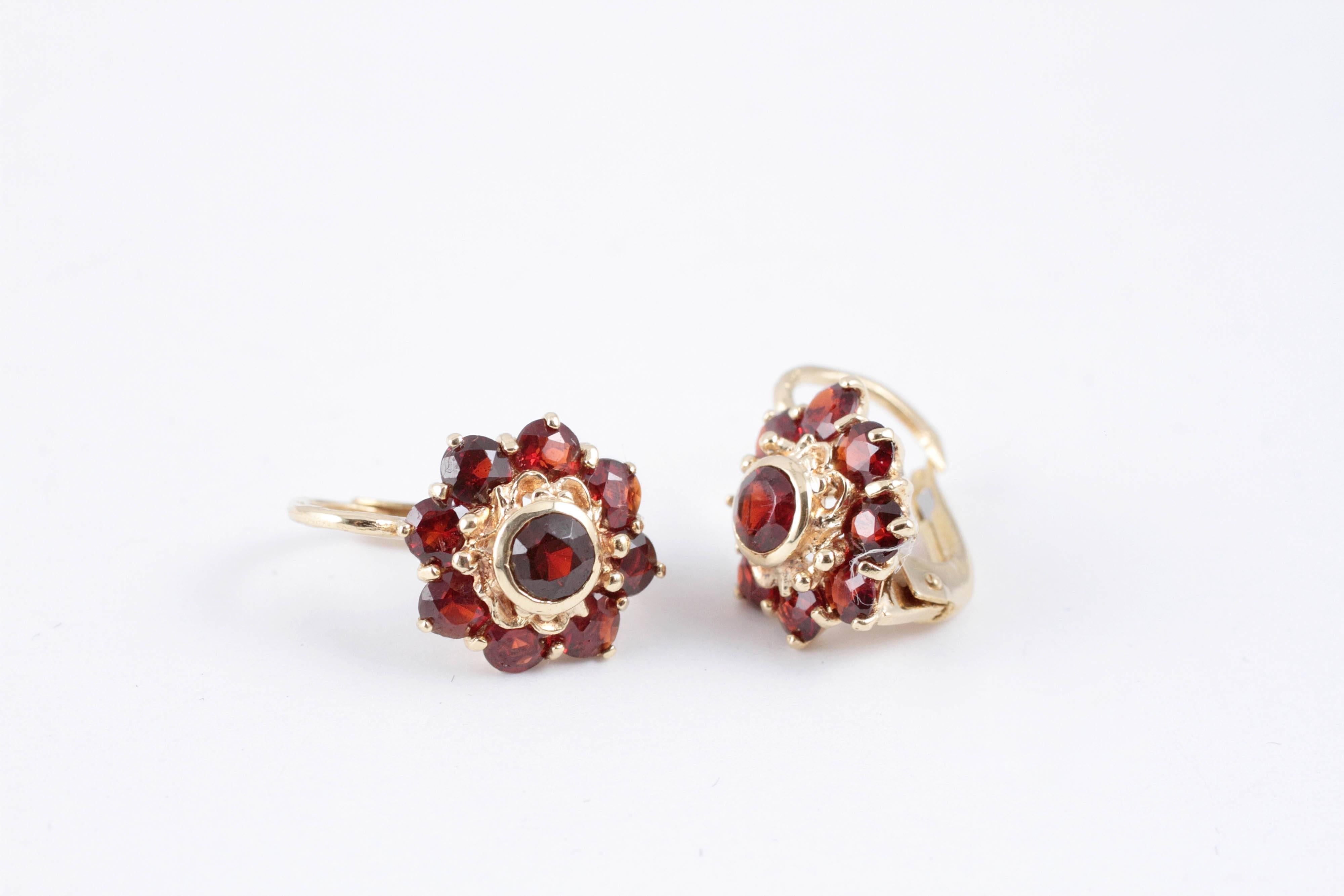 Garnet Yellow Gold Flower Earrings 1