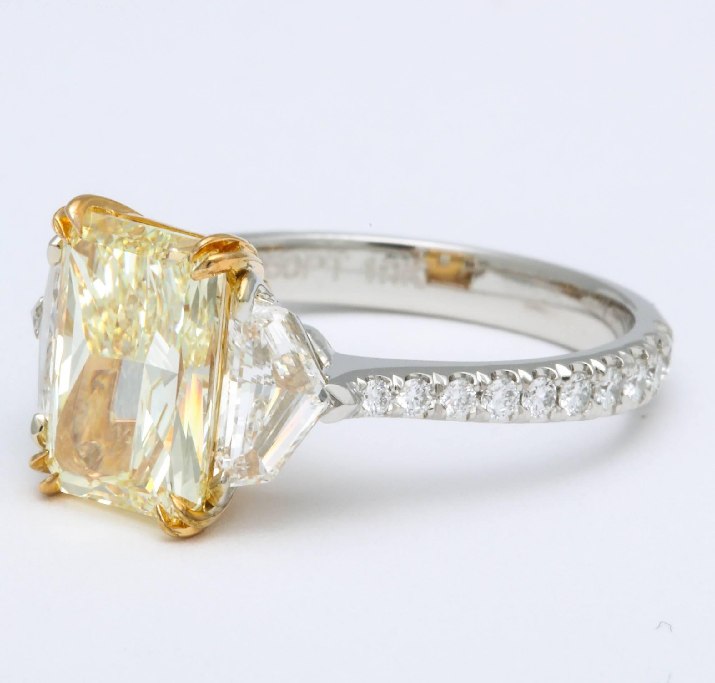 GIA Certified Fancy Yellow Diamond Ring In New Condition In New York, NY