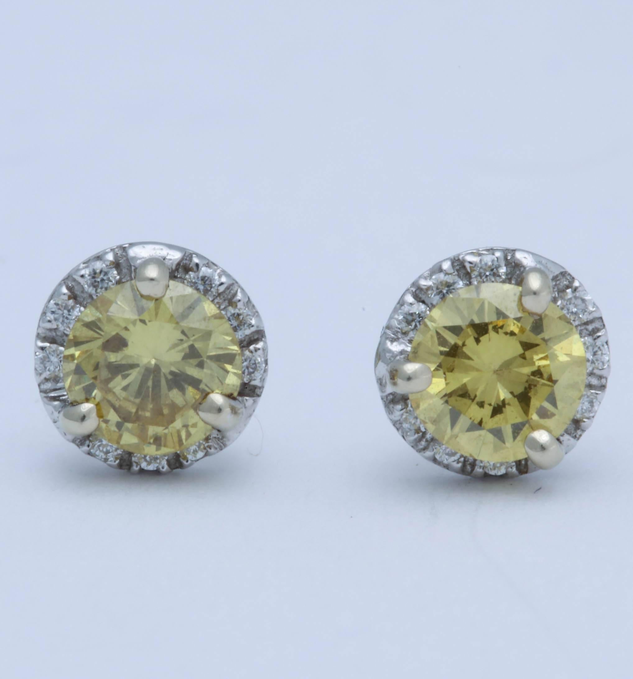 Yellow Diamond Studs with Black and White Mother-of-Pearl Flower Jackets For Sale 3