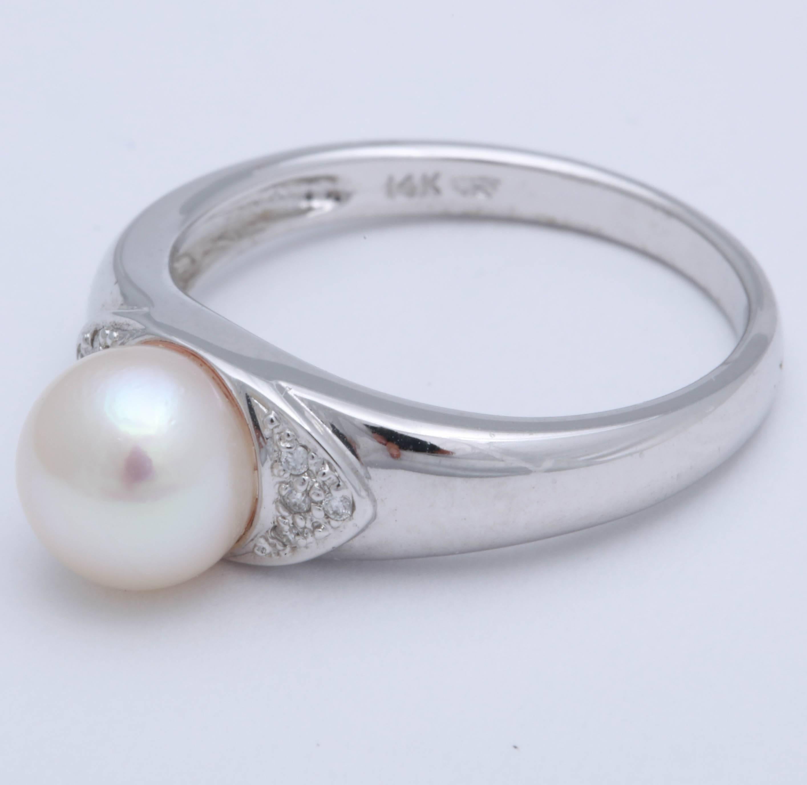 Pearl, Diamond White Gold Ring In New Condition For Sale In TRYON, NC