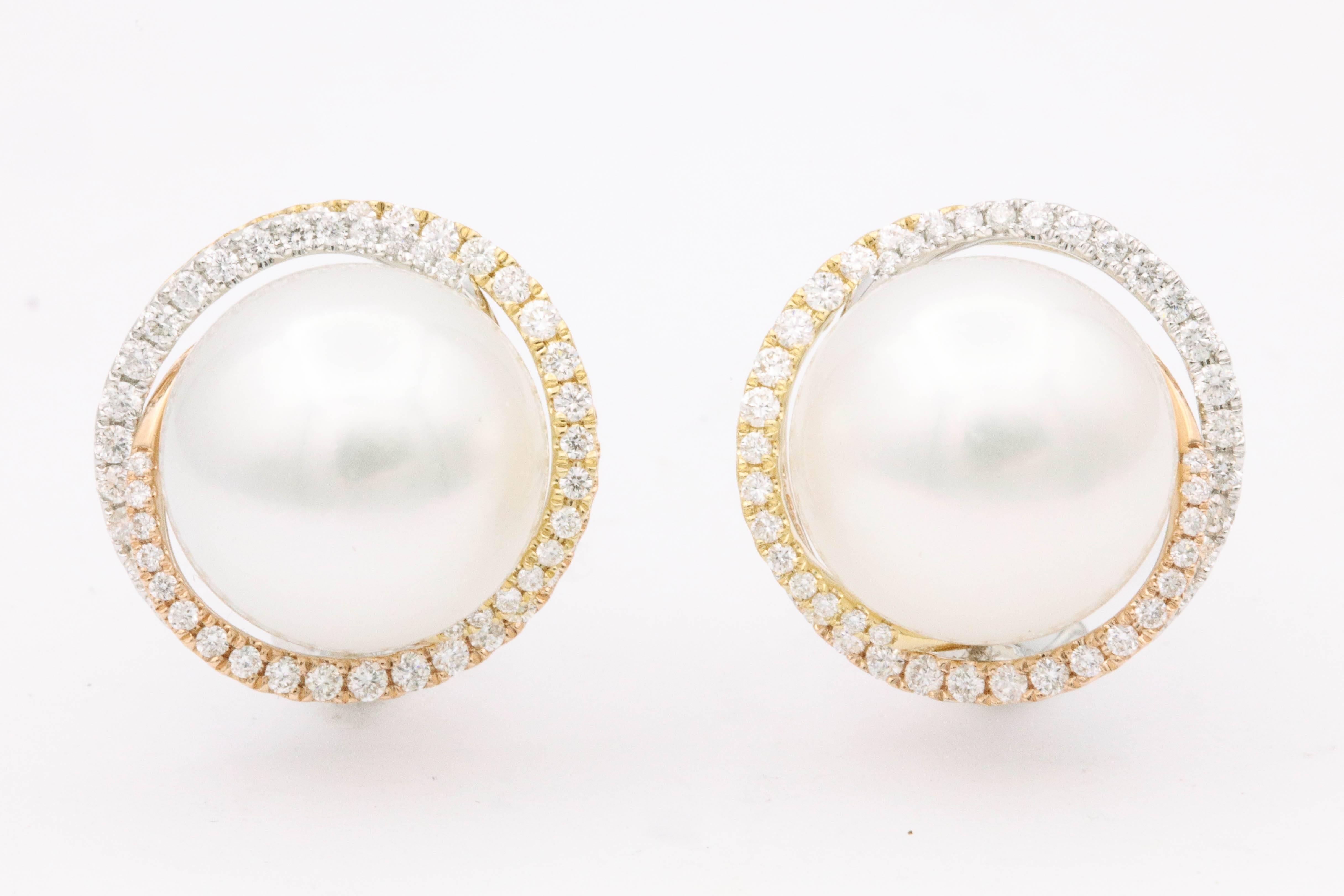 18K WYR Gold
South sea Pearl 13-14mm
Diamonds 1.00 cts.