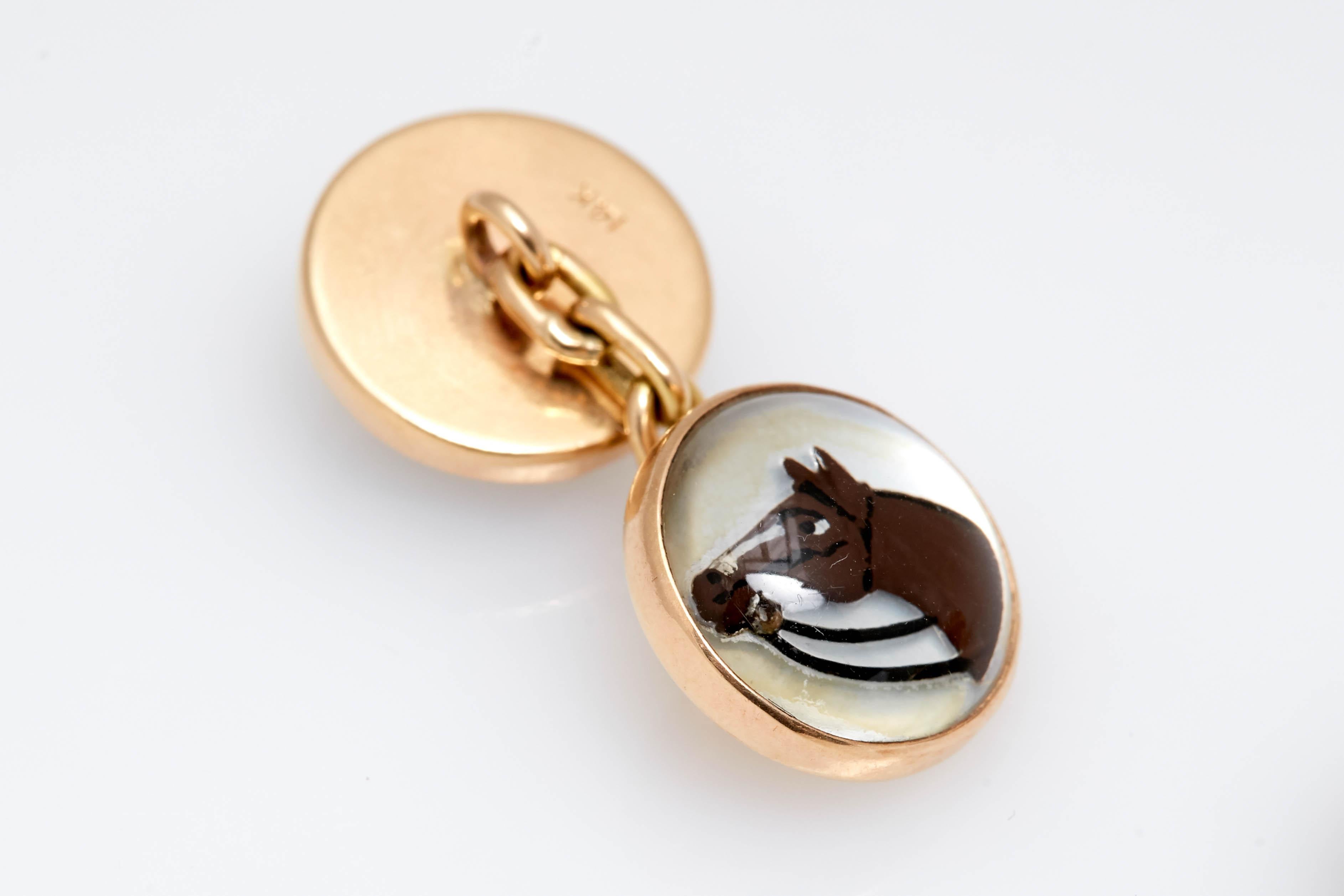 Enamel and Gold Horse Cufflinks In Good Condition For Sale In New York, NY