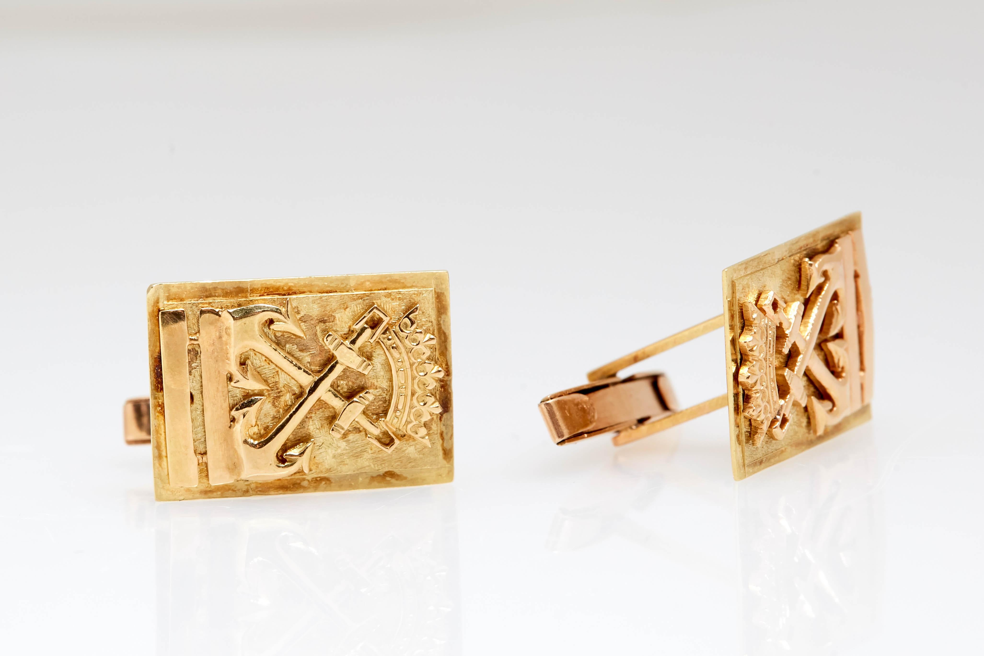 18kt yellow gold crossed double Anchor cufflinks. Made in Italy, circa 1960 