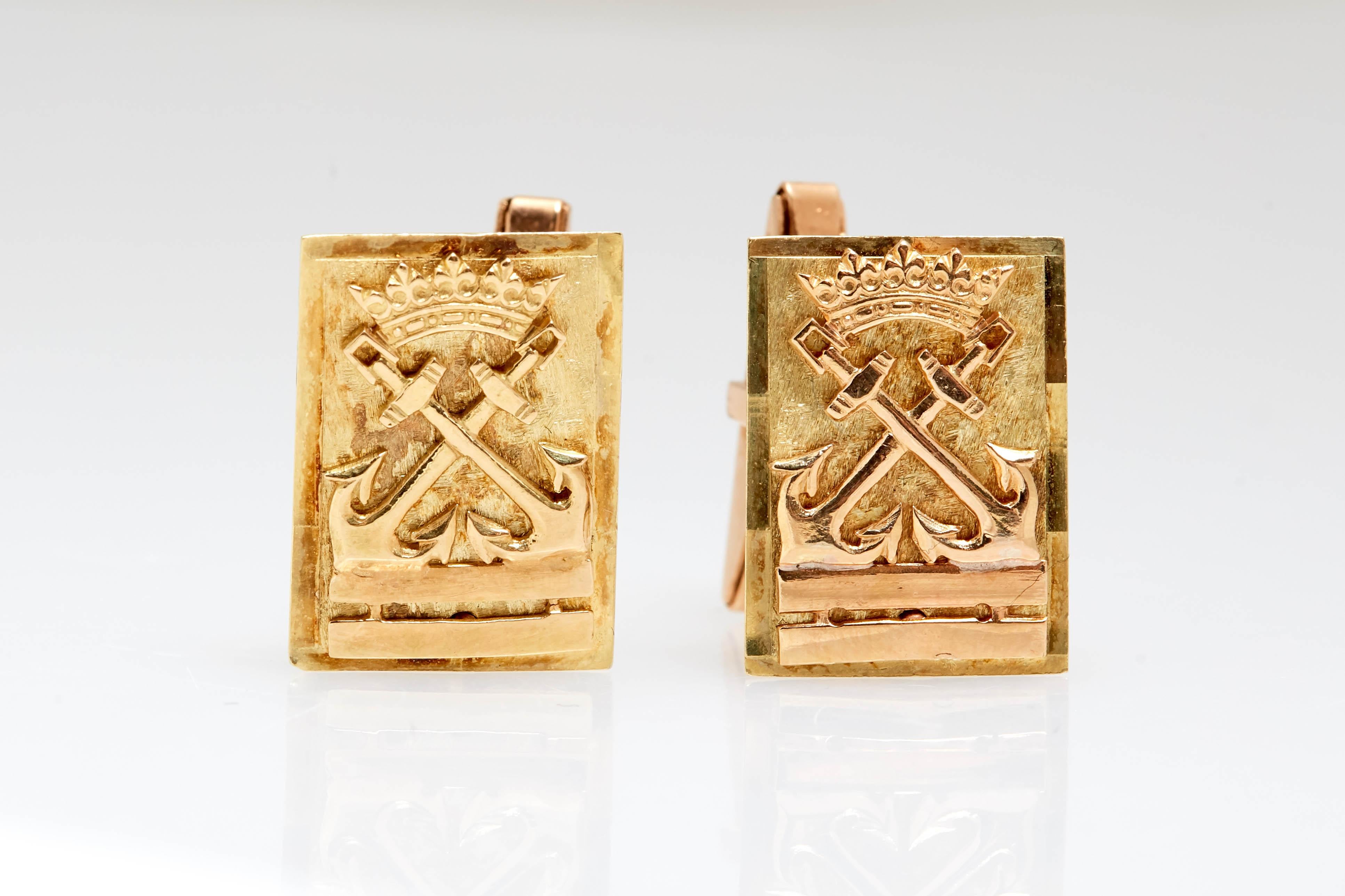 Gold Anchor Cufflinks In Excellent Condition For Sale In New York, NY