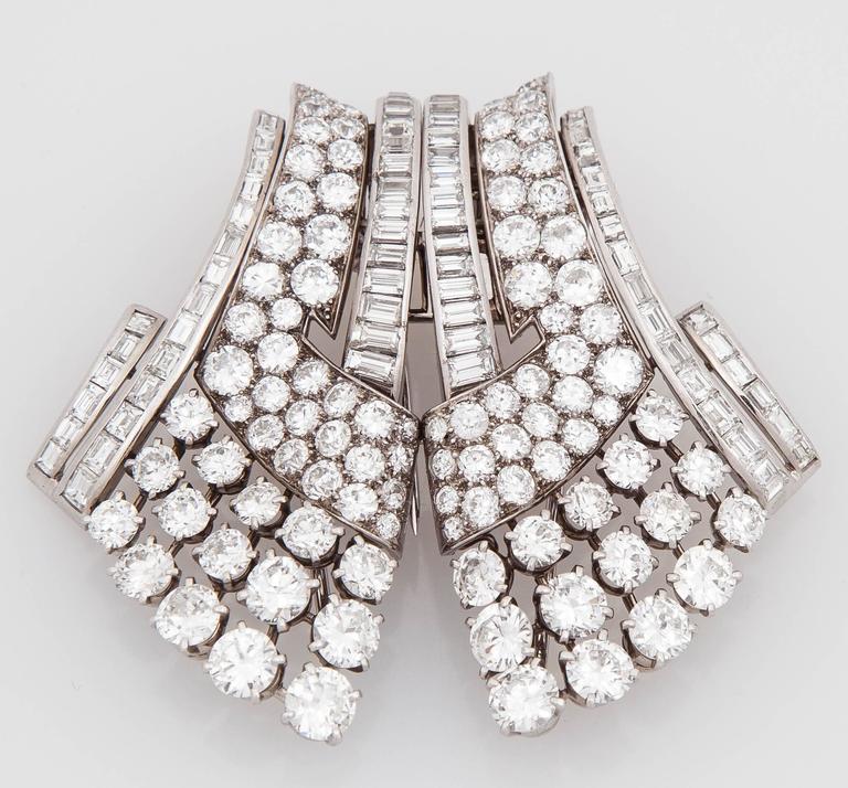 Van Cleef & Arpels Paris Double Diamond Platinum Clips In New Condition For Sale In New York, NY