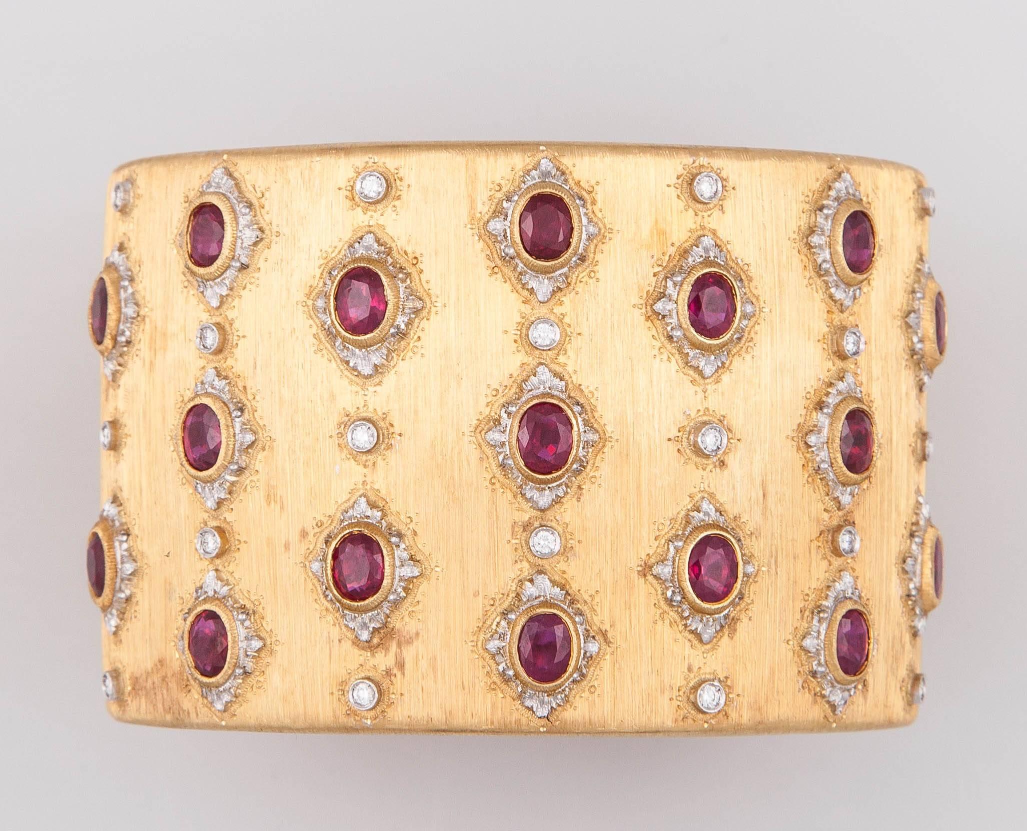 Elegant Cuff Bracelet with White Diamonds and Rubies, finely crafted in 18 k yellow gold by Mario Buccellati