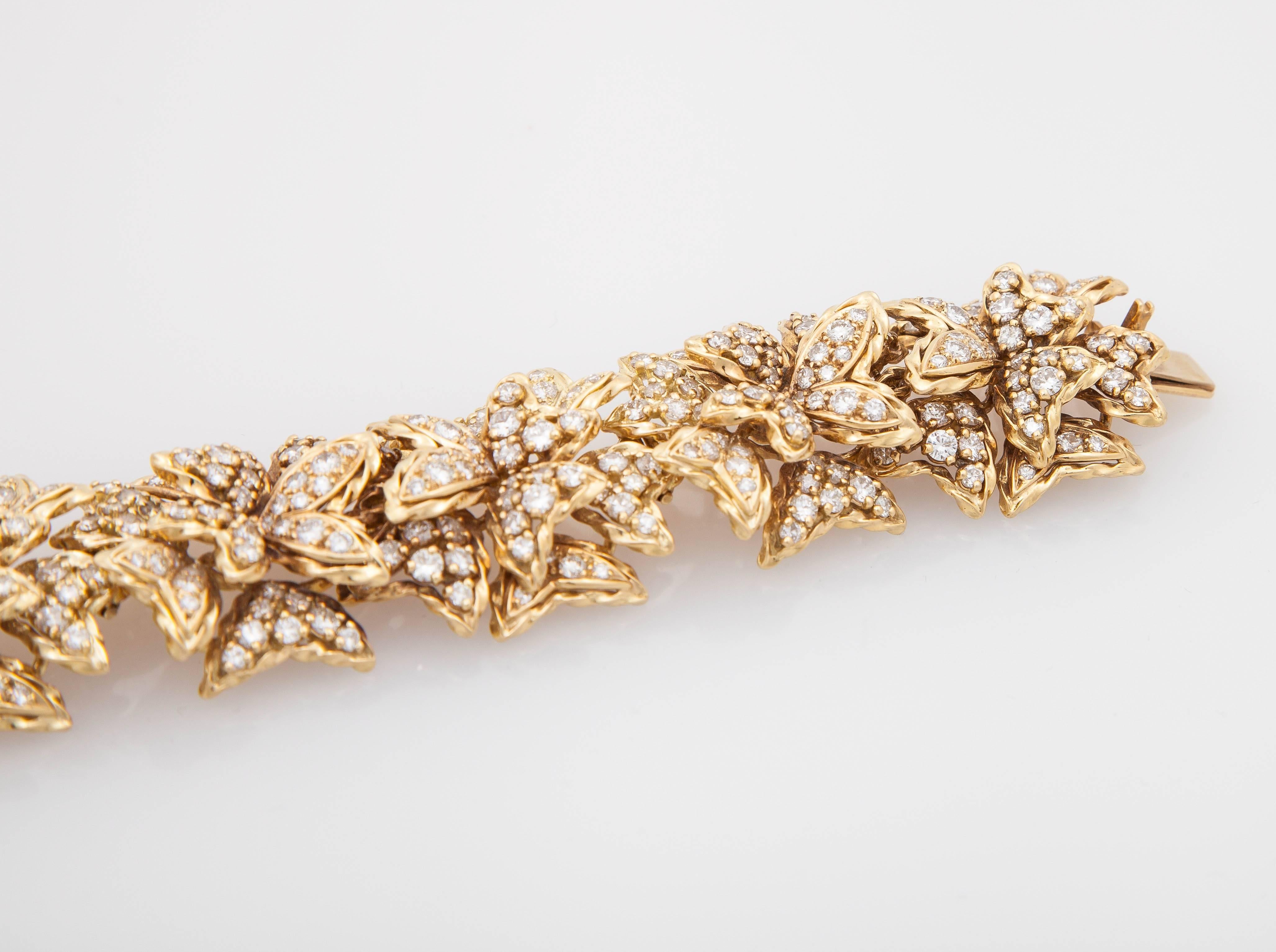 Glorious Hammerman Brothers Diamond Bracelet In New Condition For Sale In New York, NY