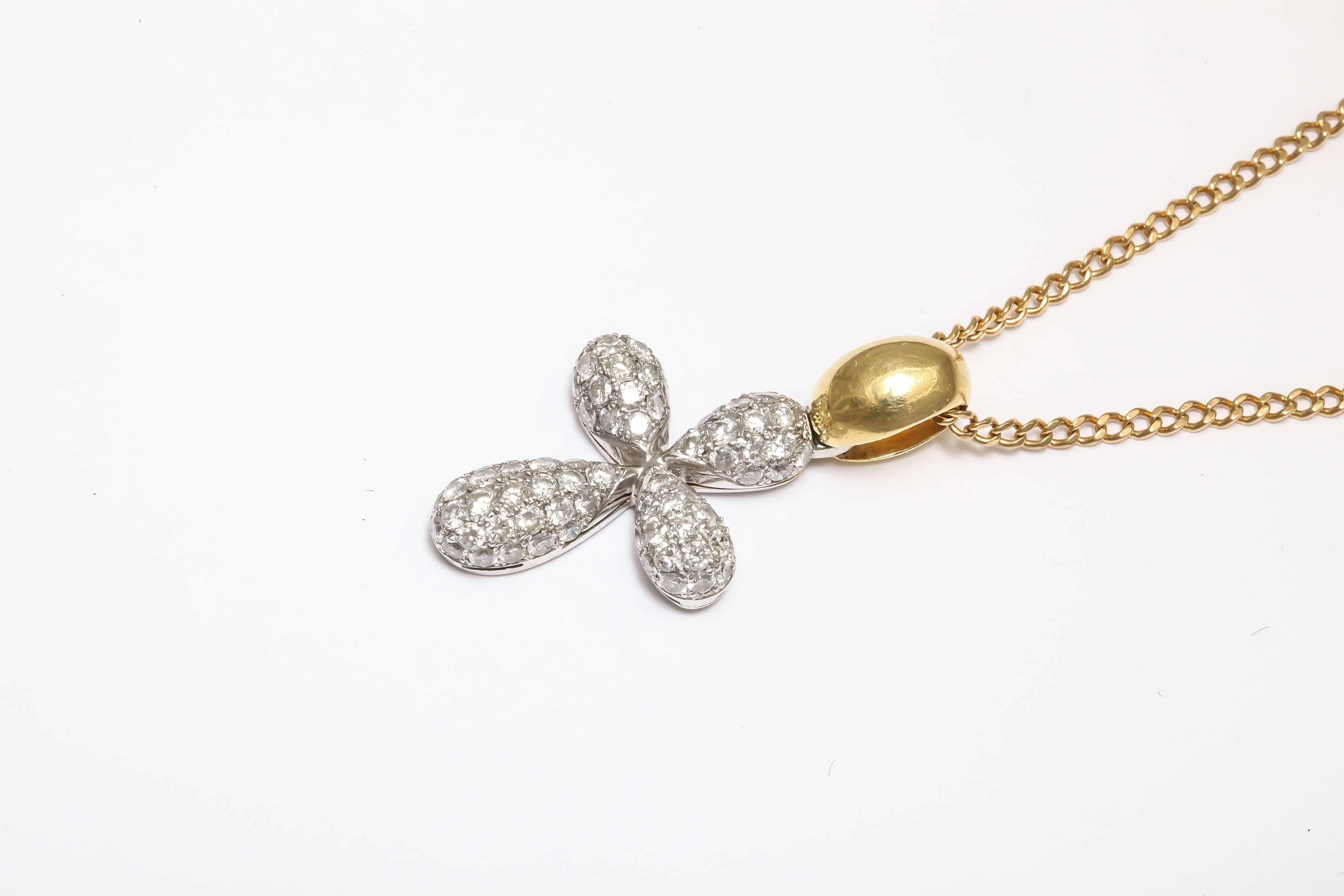 Italian Diamond Gold Cross Pendant on Chain, 20th Century In Excellent Condition In St. Catharines, ON