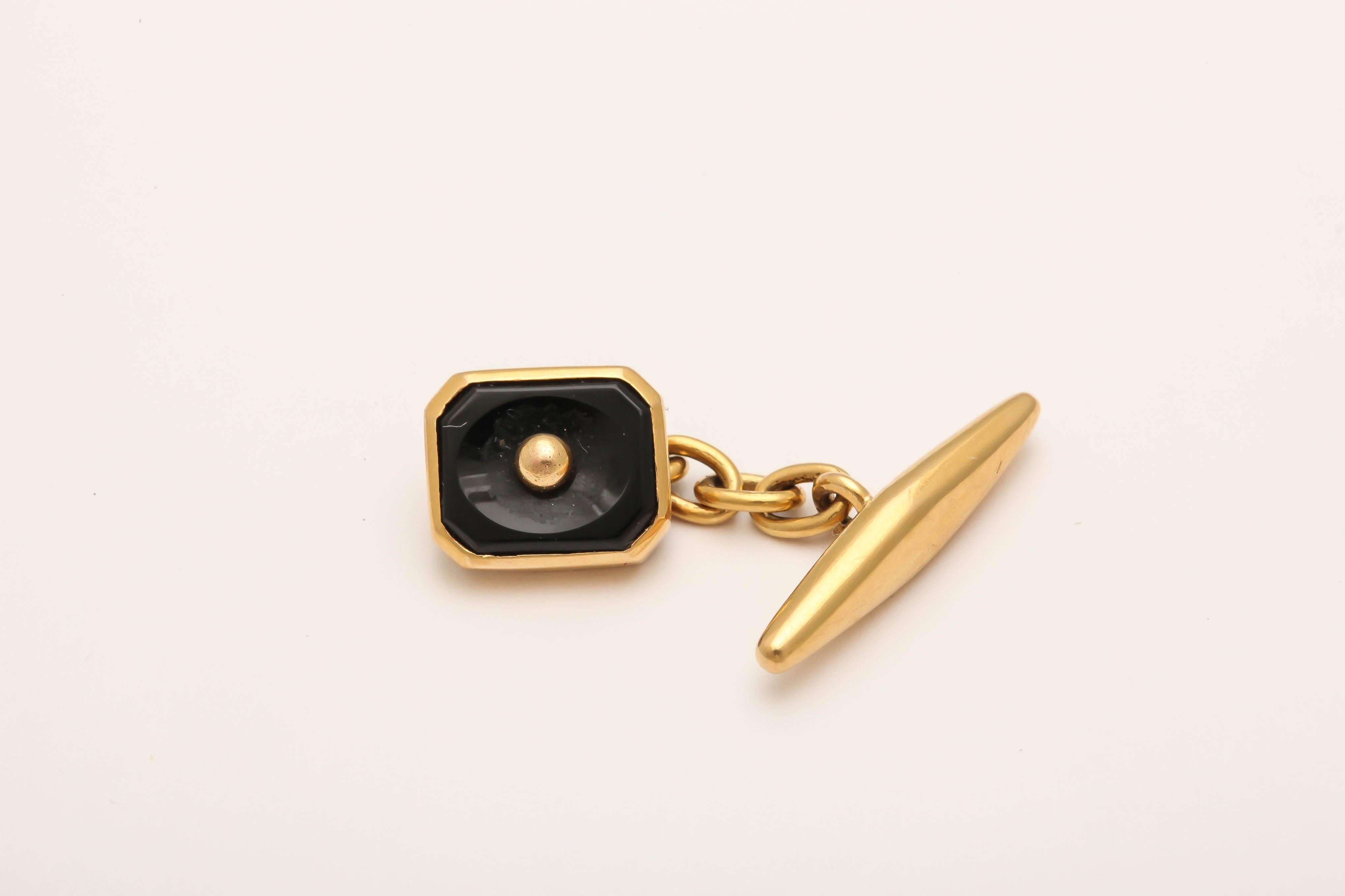 Small 1950s Portuguese Black Onyx 18k Gold Cufflinks In Good Condition In St. Catharines, ON