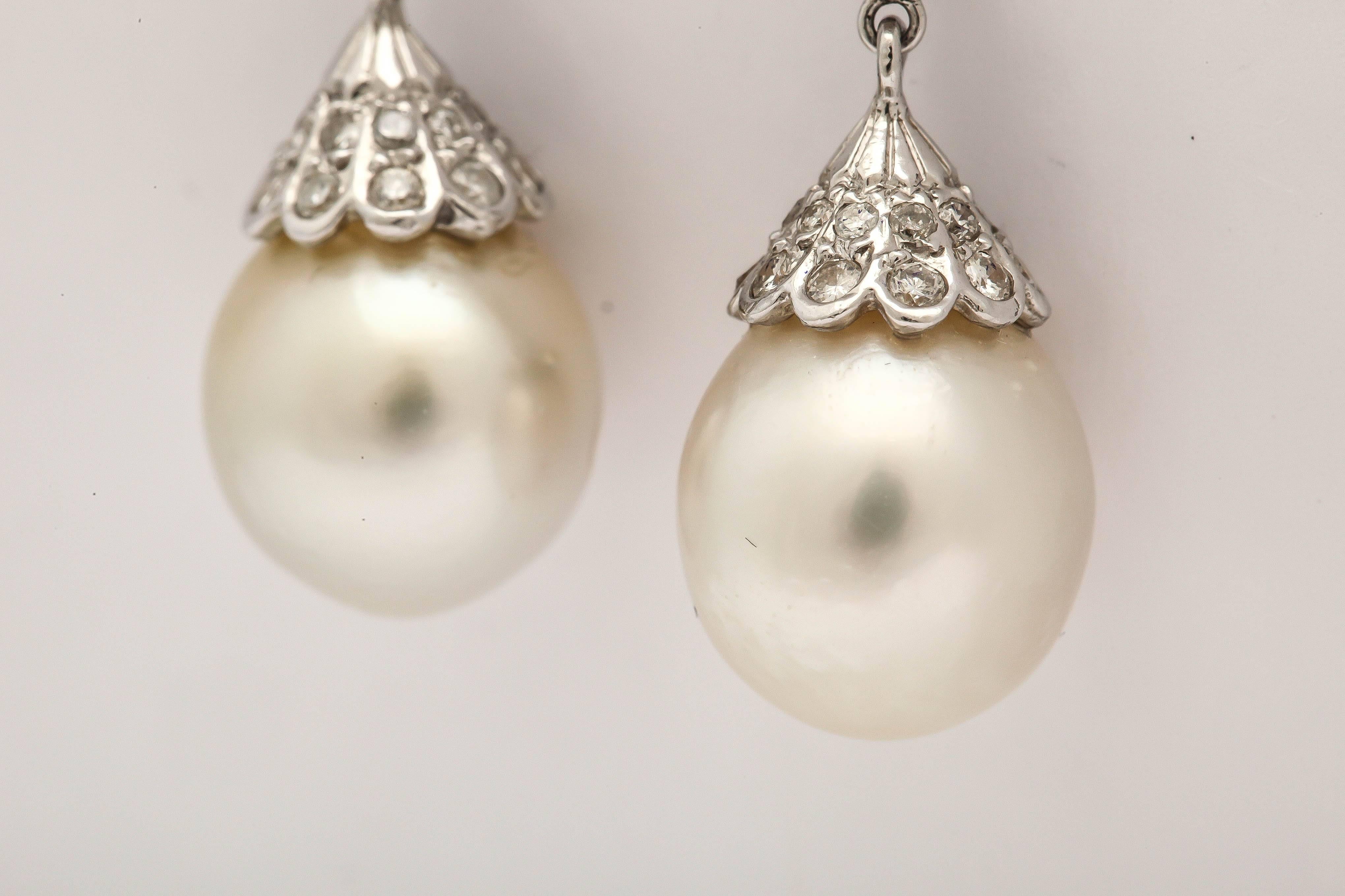 Exquisite Pearl & Diamond Drop Earrings In Excellent Condition For Sale In New York, NY
