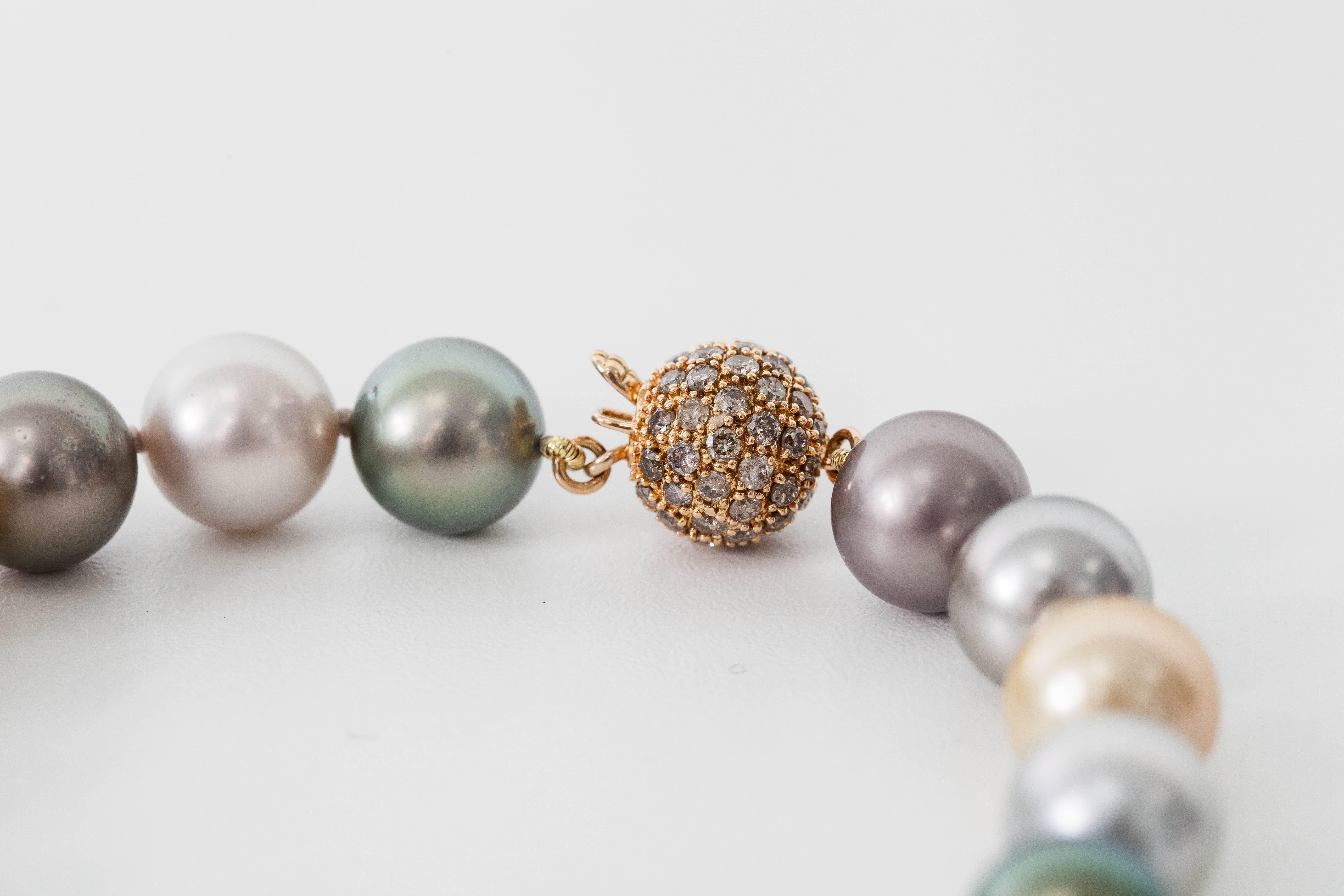 Contemporain Collier boule de perles des mers du Sud multicolores et diamants
