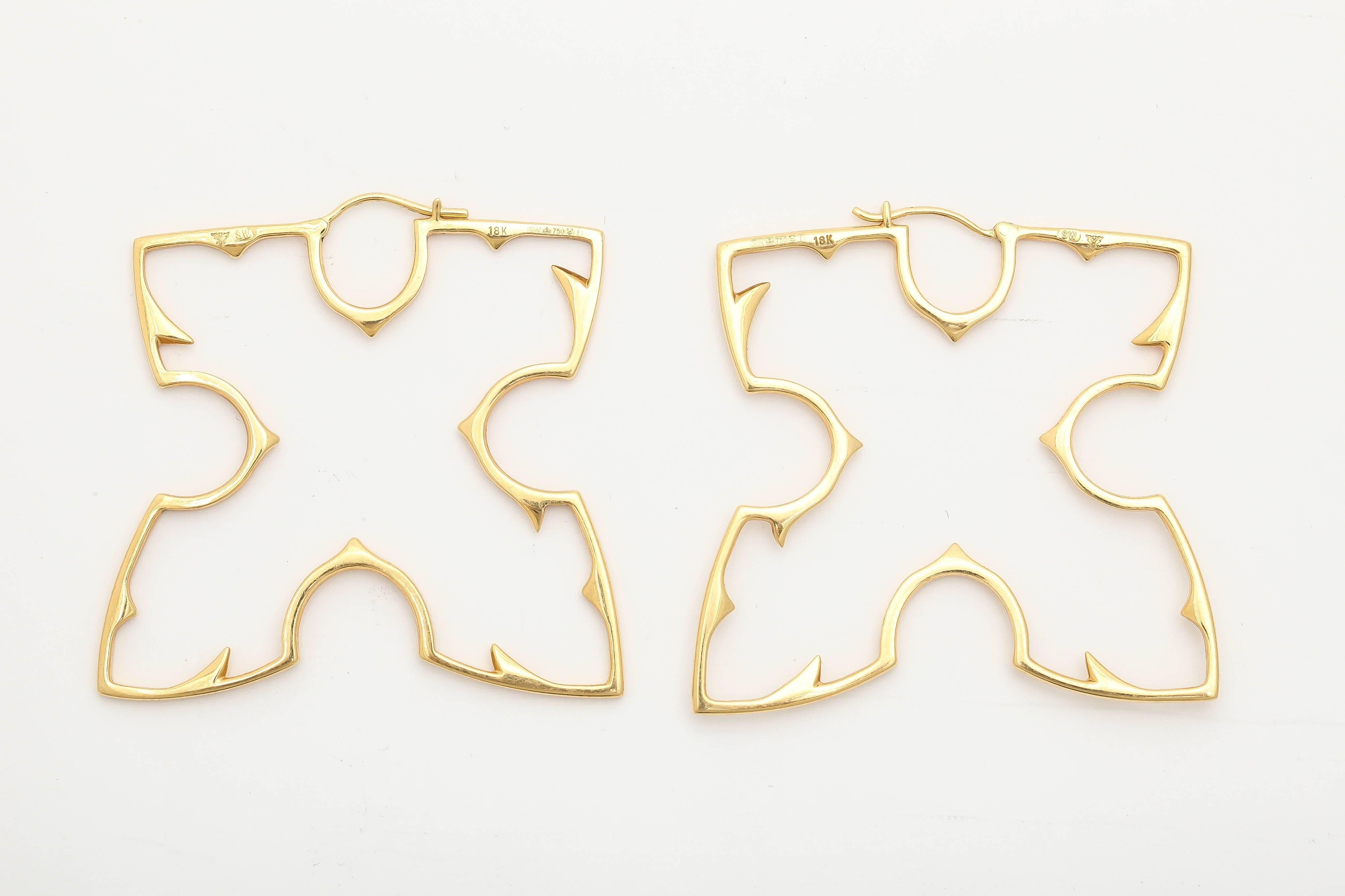 18kt yellow gold large hoop earrings in shape of a Jig Saw Puzzle Motif These Are Very High Fashion Earrings Great For Everyday Use. Made In America in the 1970,s.